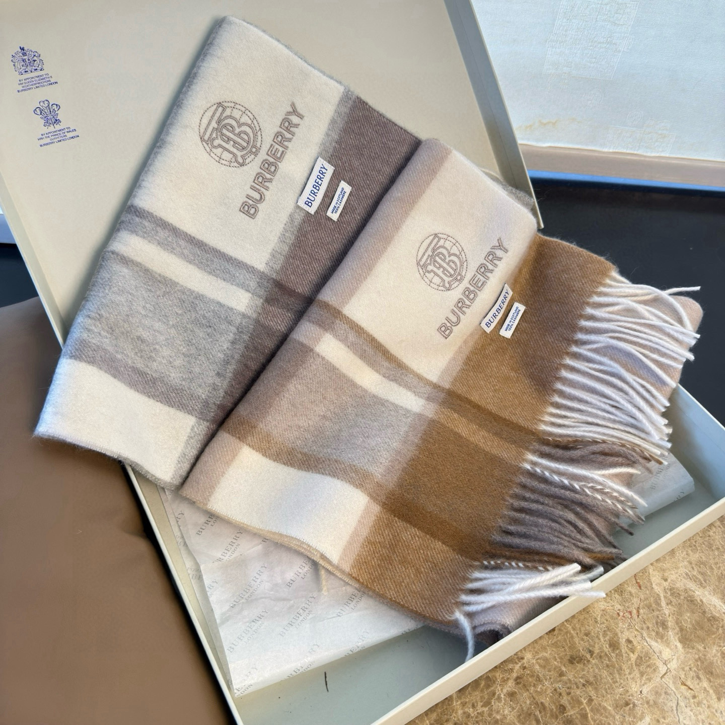 🆕Burberry · 巴宝莉新款重磅水波纹羊绒围巾‼️今年我们的男款真的是高端Level，重磅极品‼️