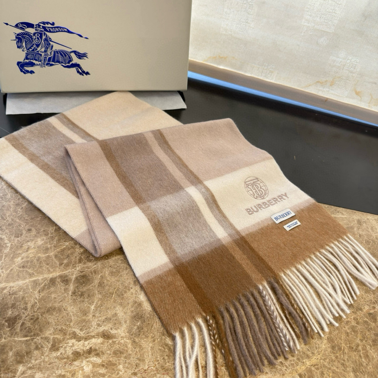 🆕Burberry · 巴宝莉新款重磅水波纹羊绒围巾‼️今年我们的男款真的是高端Level，重磅极品‼️