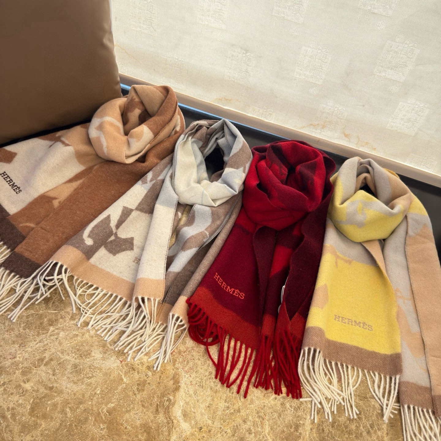 🆕 【▪Hermes · 爱马仕提花围巾，精致的温柔配色，超级迷恋❗️气质低调恬静又不失优雅❗️】重点推