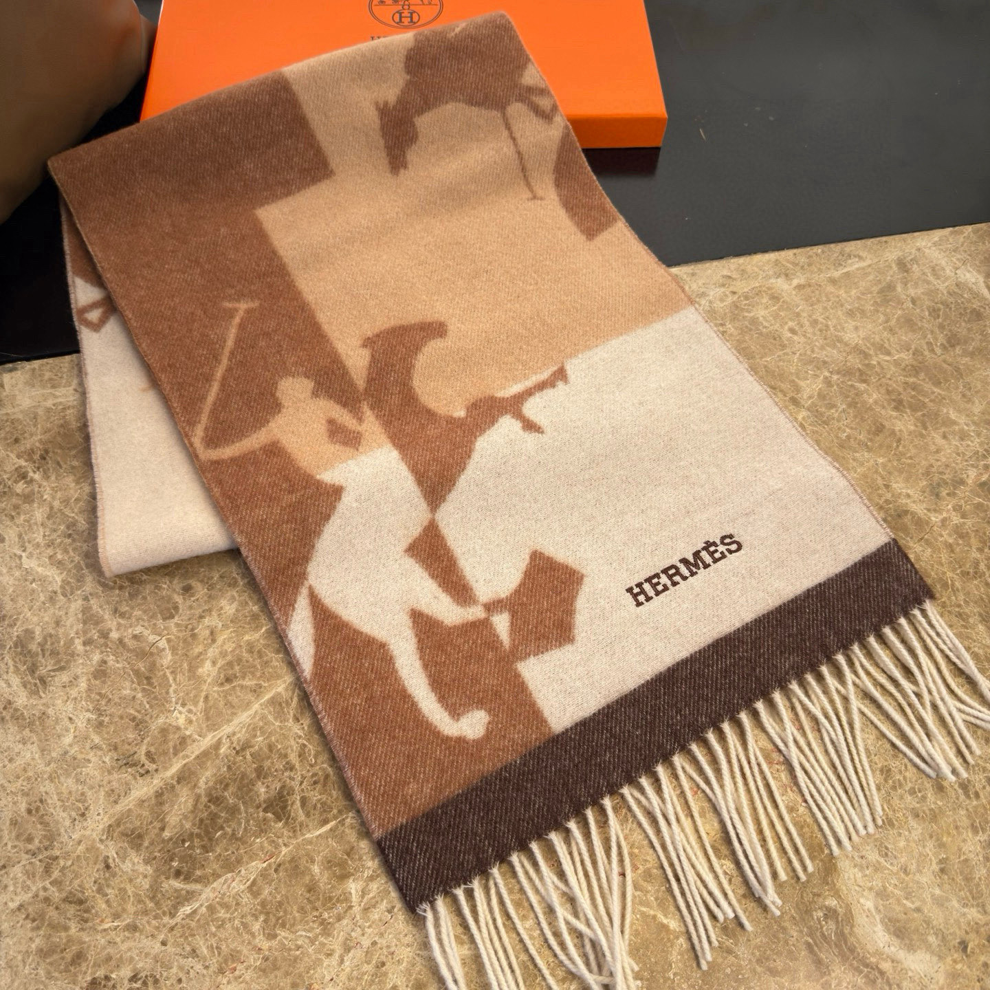 🆕 【▪Hermes · 爱马仕提花围巾，精致的温柔配色，超级迷恋❗️气质低调恬静又不失优雅❗️】重点推