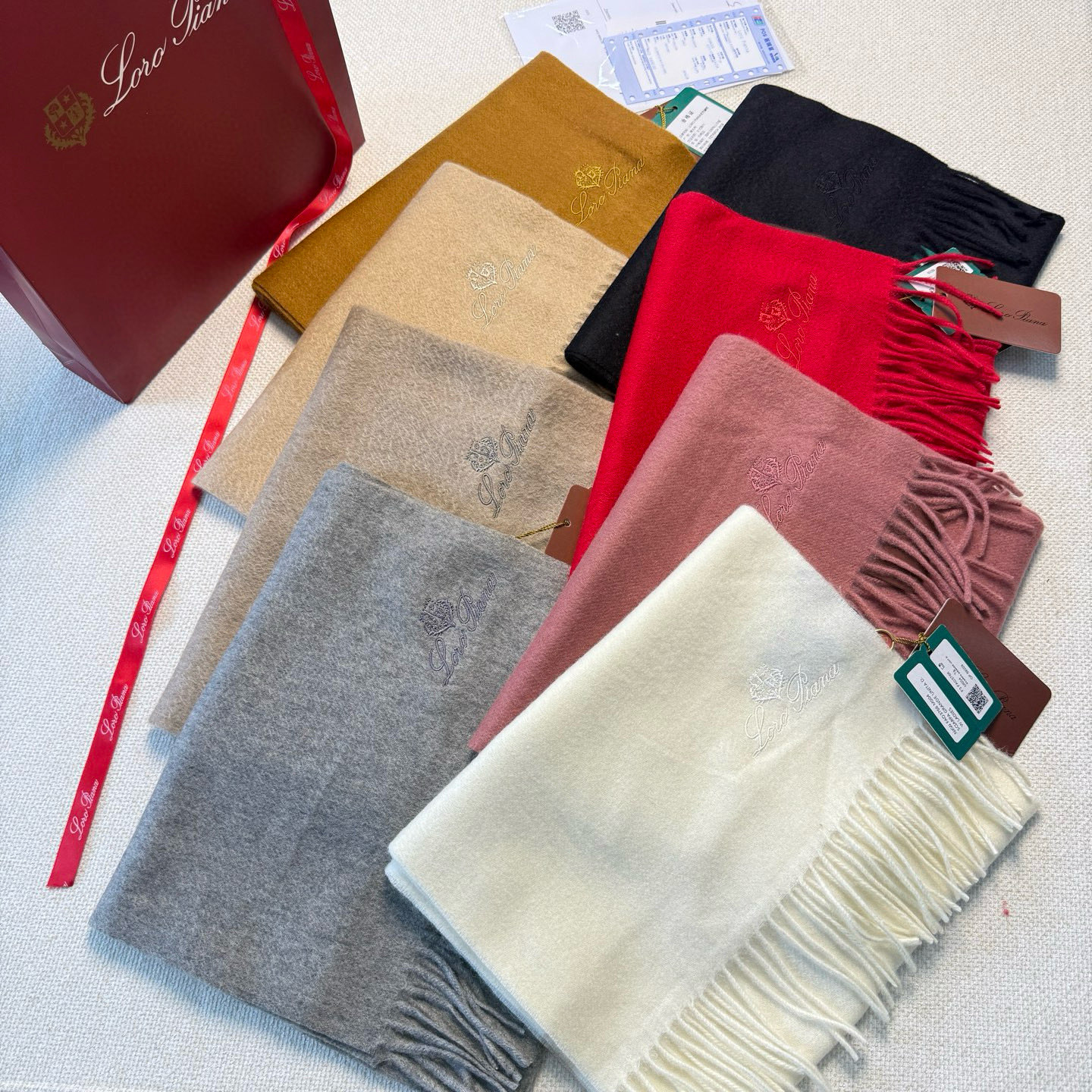 🆕Loro Piana · 诺悠翩雅秋冬新品❗️超级夯货 重磅来袭❗️【极品山羊绒小围巾】送人自留都太高