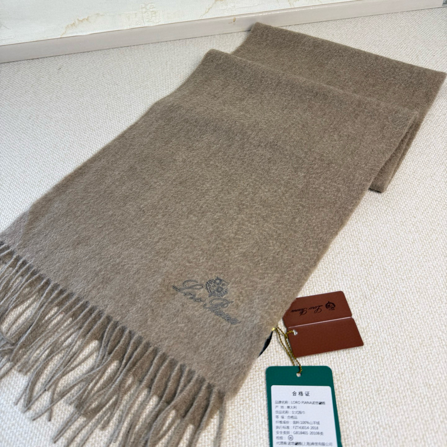 🆕Loro Piana · 诺悠翩雅秋冬新品❗️超级夯货 重磅来袭❗️【极品山羊绒小围巾】送人自留都太高