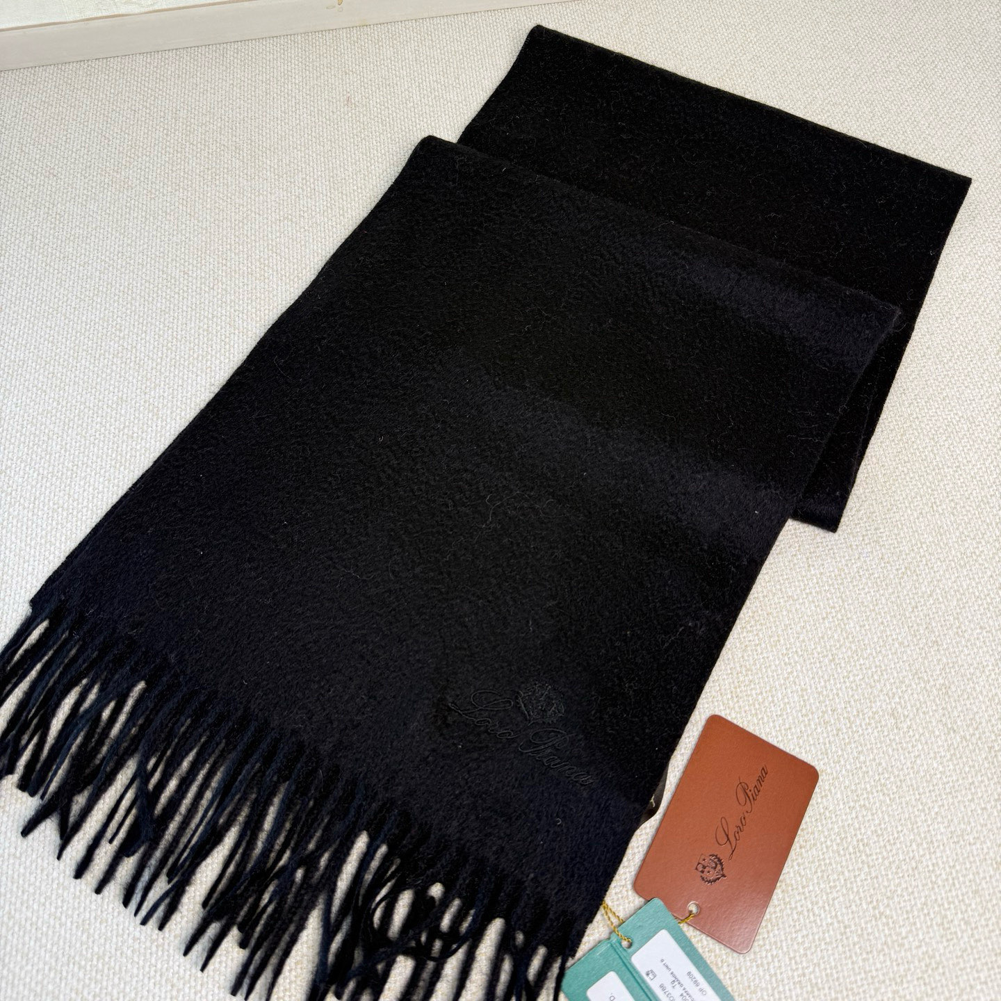 🆕Loro Piana · 诺悠翩雅秋冬新品❗️超级夯货 重磅来袭❗️【极品山羊绒小围巾】送人自留都太高