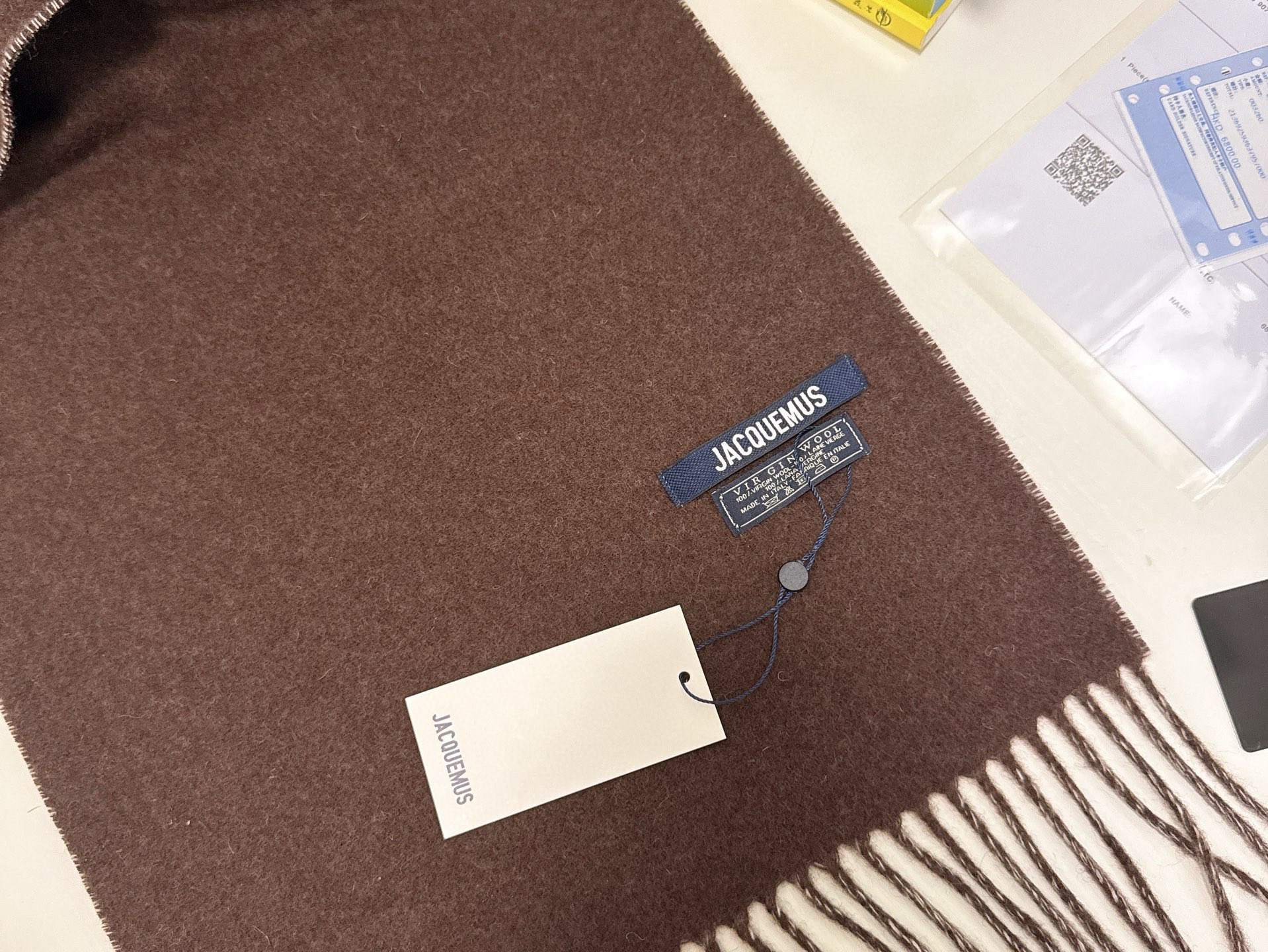 🆕JACQUEMUS双面围巾❗今年真的被疯狂种草 今年冬天就非宠这条 好看的要疯掉了，太有型太有魅力了❗