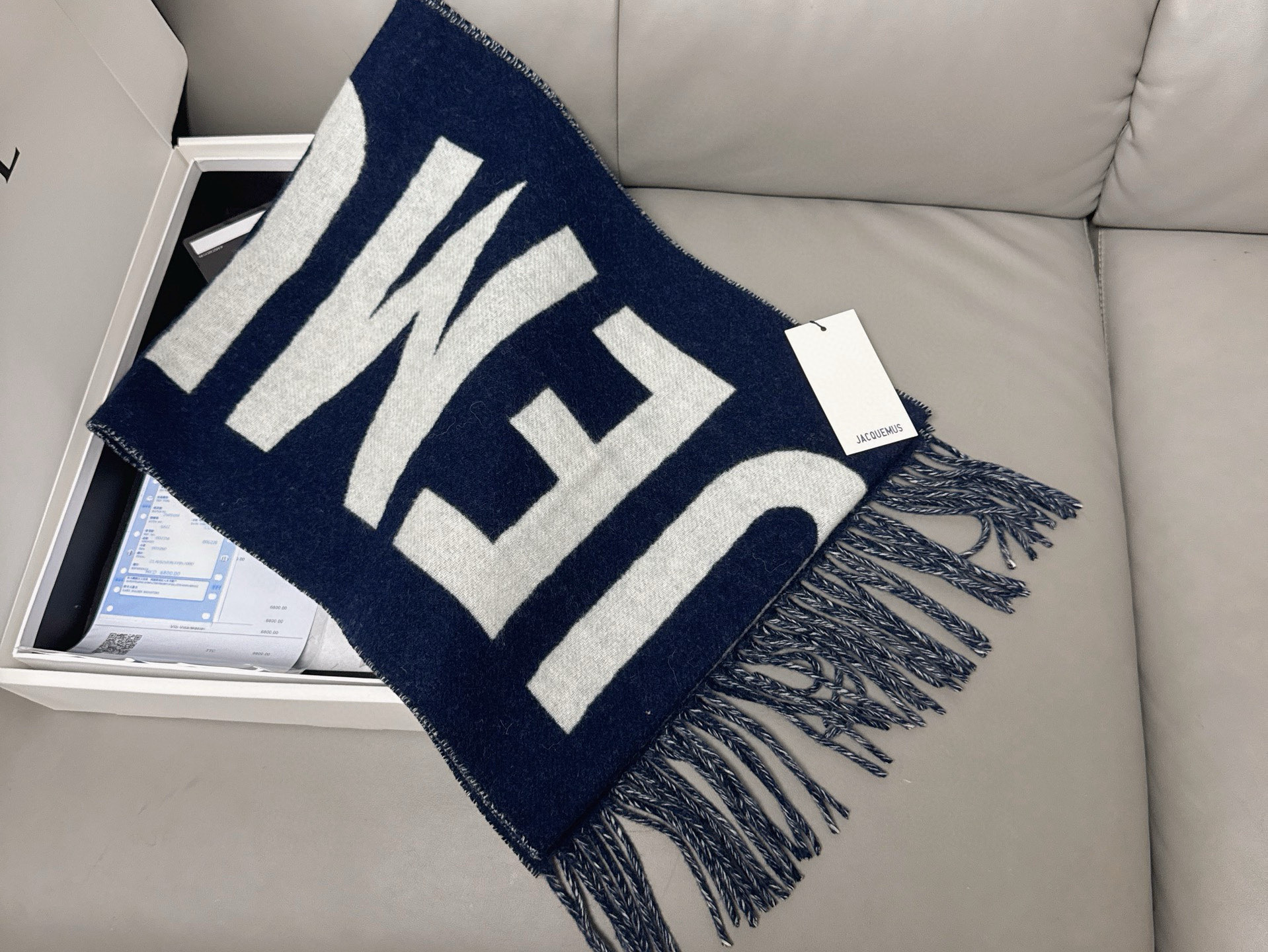 🆕JACQUEMUS双面围巾❗今年真的被疯狂种草 今年冬天就非宠这条 好看的要疯掉了，太有型太有魅力了❗