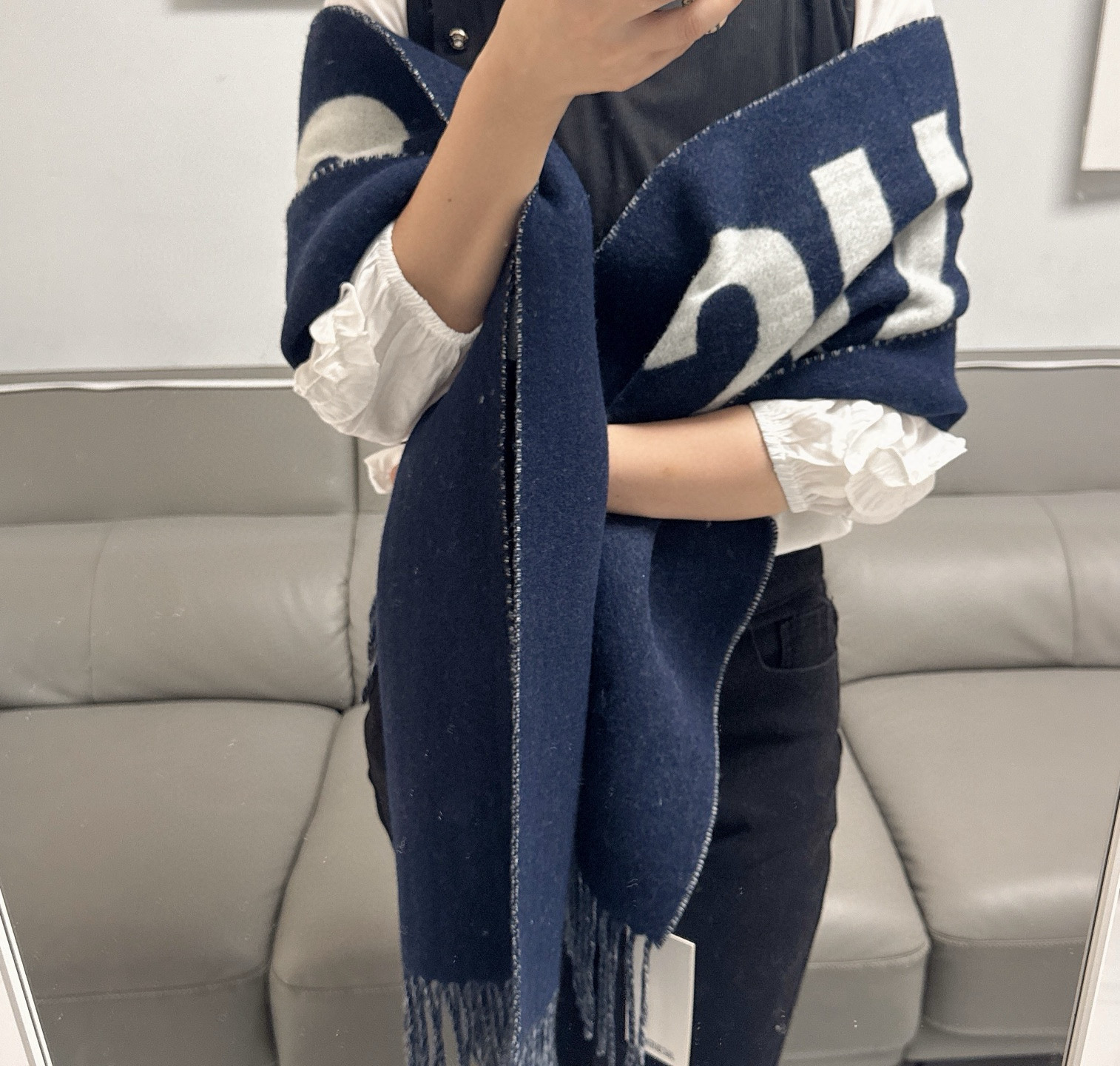 🆕JACQUEMUS双面围巾❗今年真的被疯狂种草 今年冬天就非宠这条 好看的要疯掉了，太有型太有魅力了❗