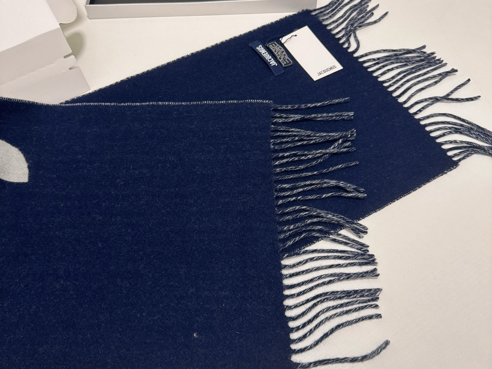 🆕JACQUEMUS双面围巾❗今年真的被疯狂种草 今年冬天就非宠这条 好看的要疯掉了，太有型太有魅力了❗