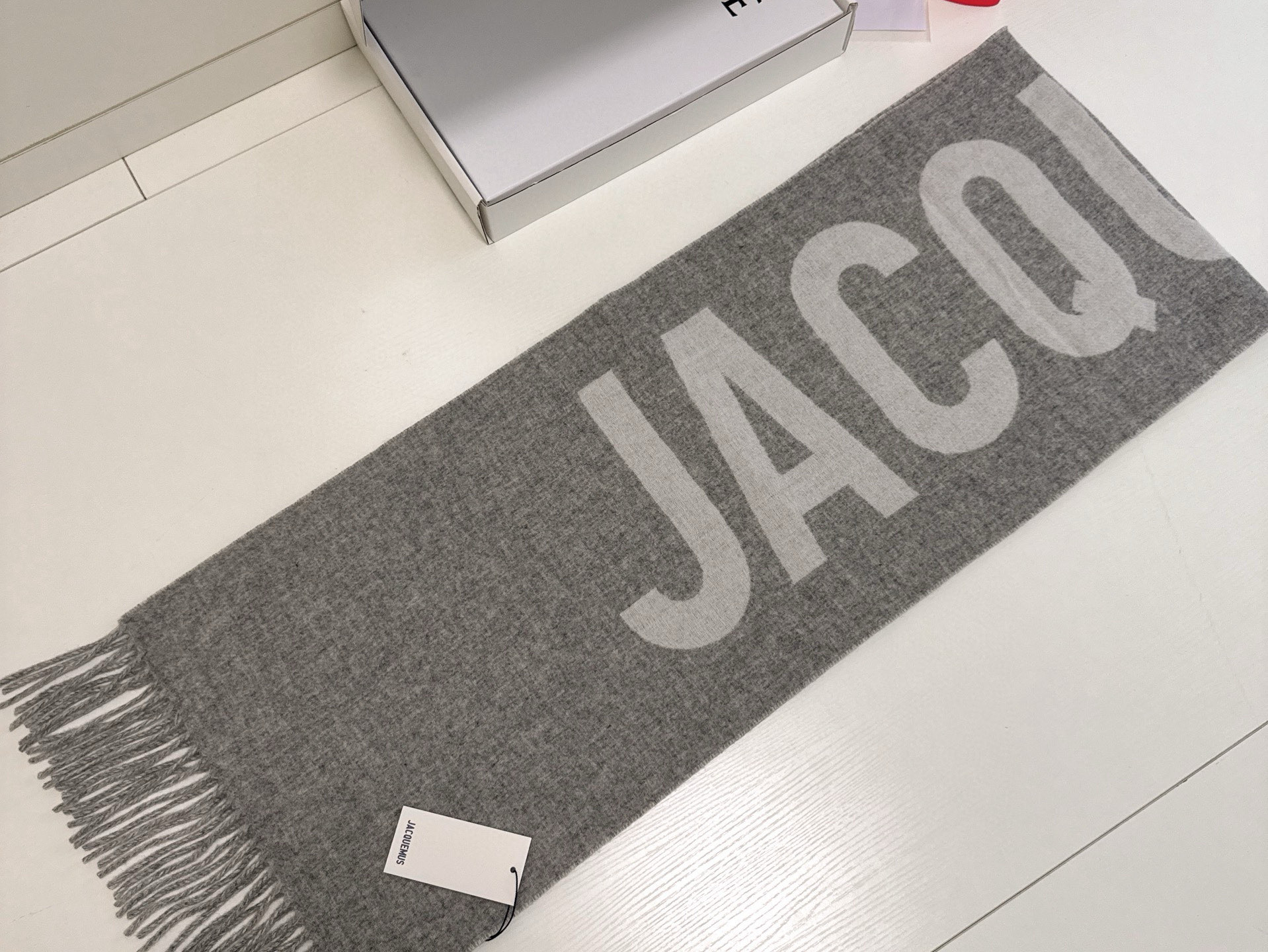 🆕JACQUEMUS双面围巾❗今年真的被疯狂种草 今年冬天就非宠这条 好看的要疯掉了，太有型太有魅力了❗