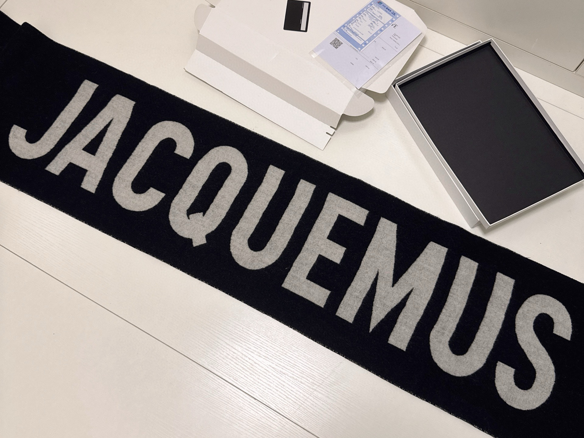 🆕JACQUEMUS双面围巾❗今年真的被疯狂种草 今年冬天就非宠这条 好看的要疯掉了，太有型太有魅力了❗