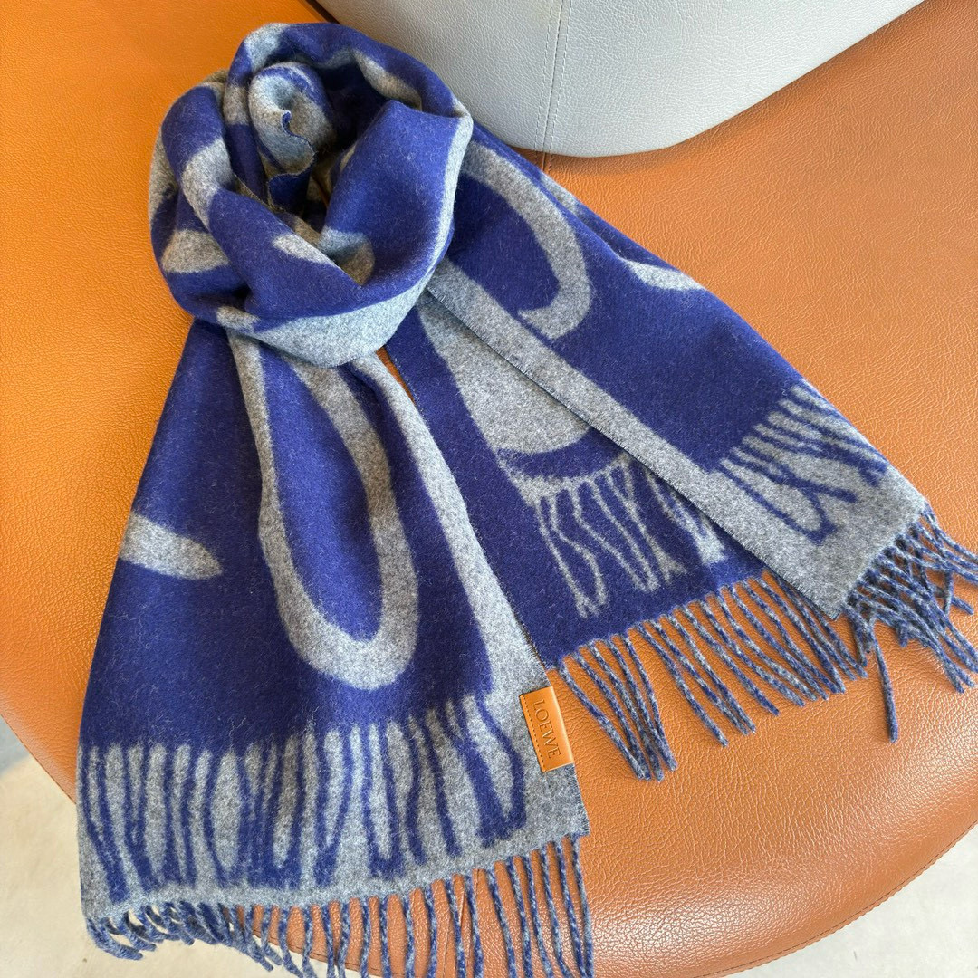 🆕Loewe新品❗️罗意威很幸運拿到這個品牌的東西，真的不多見，很少在國內做訂單，款式真的少的可怜❗️❗