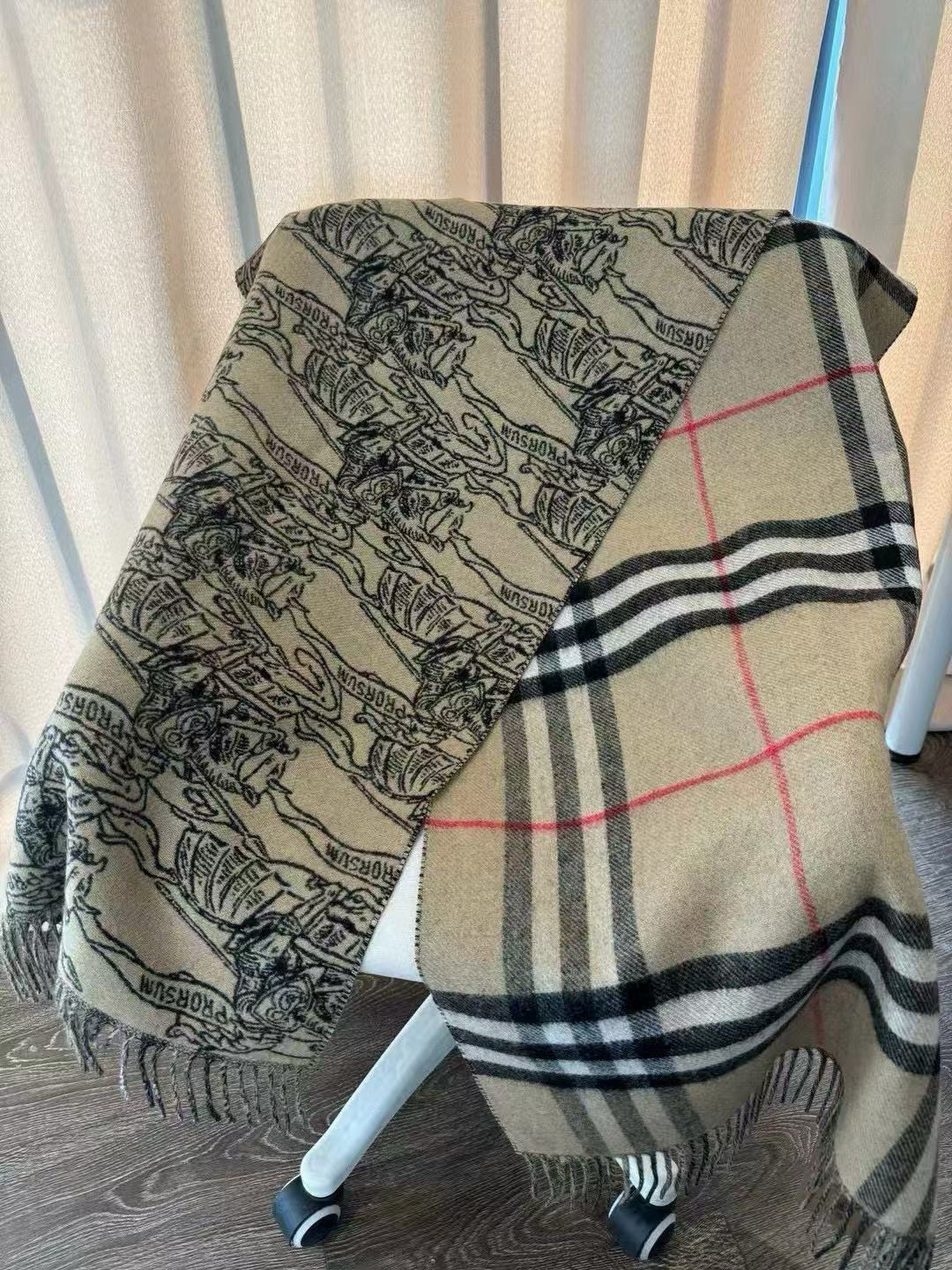 🆕高端芯片版⚠️Bur马术骑士双面披肩，各种好看，被誉为Burberry今年最美的款，最经典的提花马术战