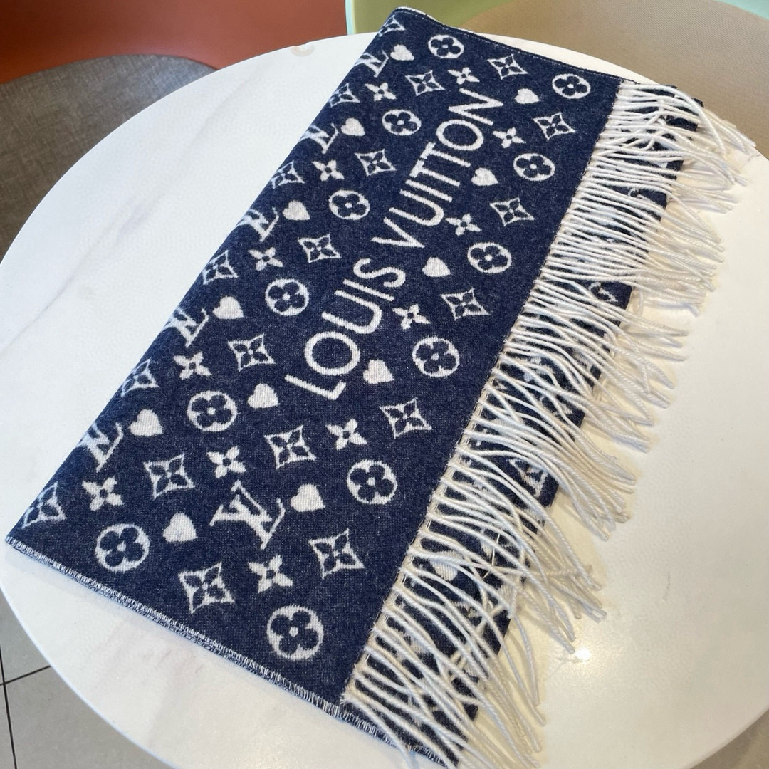 🆕大驴家经典小Logo满桃心款限定系列羊绒围巾◎满满的小桃心超级无敌小可爱，❤️既俏皮又温柔，经典黑灰和