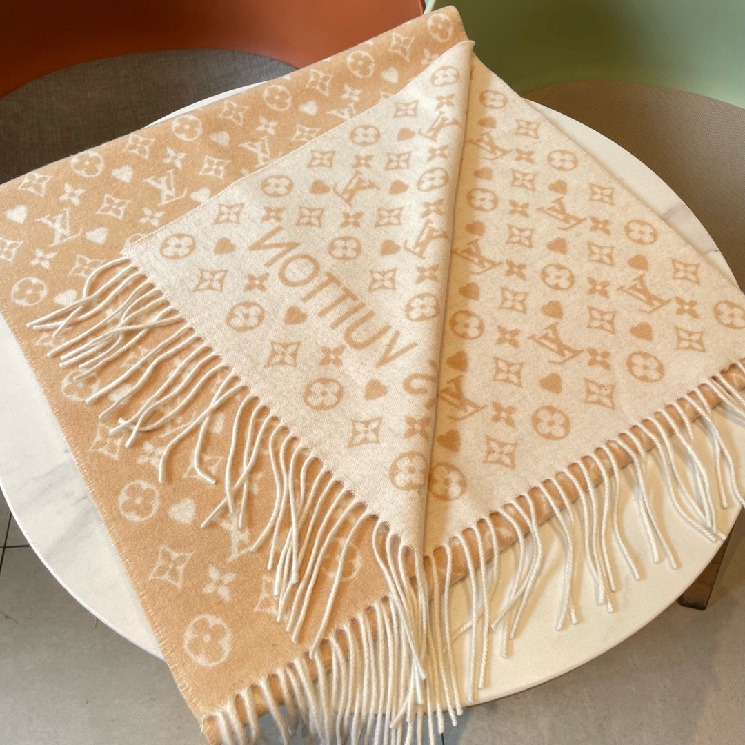 🆕大驴家经典小Logo满桃心款限定系列羊绒围巾◎满满的小桃心超级无敌小可爱，❤️既俏皮又温柔，经典黑灰和