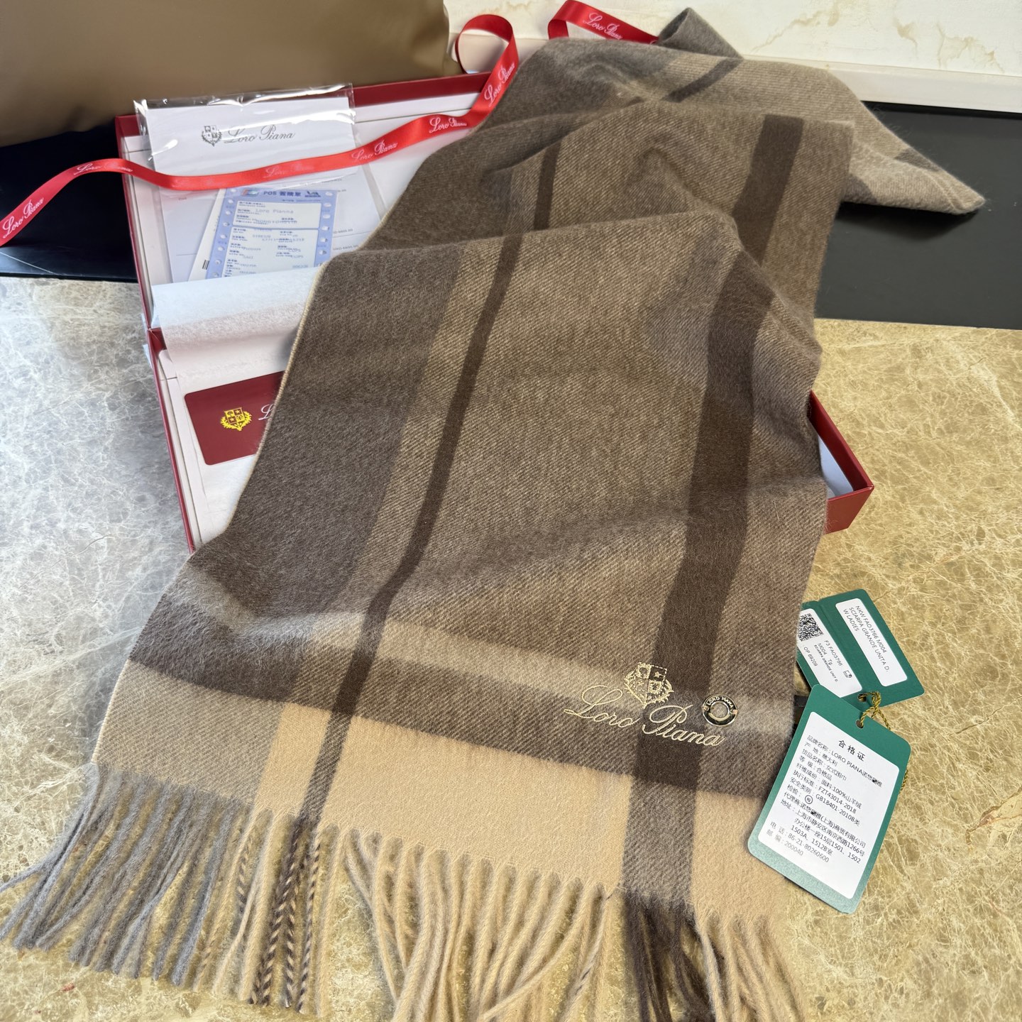 🆕Loro Piana · 诺悠翩雅秋冬新品❗️【极品山羊绒水波纹格纹围巾】送人自留都太高大上了😍重磅上