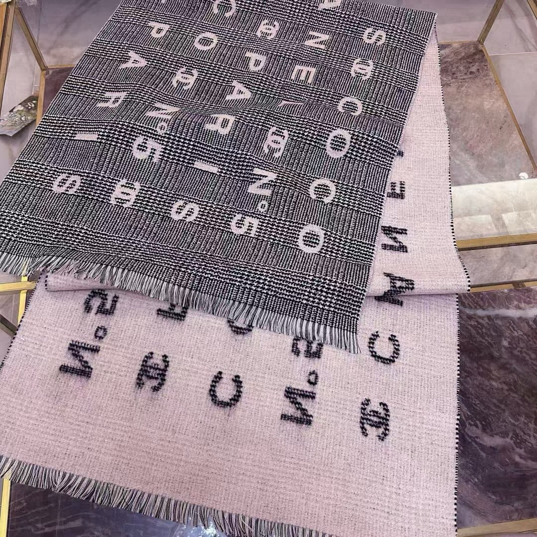 🆕24cocoChanel系列，张予曦同款围巾，被誉为24年香奶奶最好看的一款，最值得入手的一条，一面千