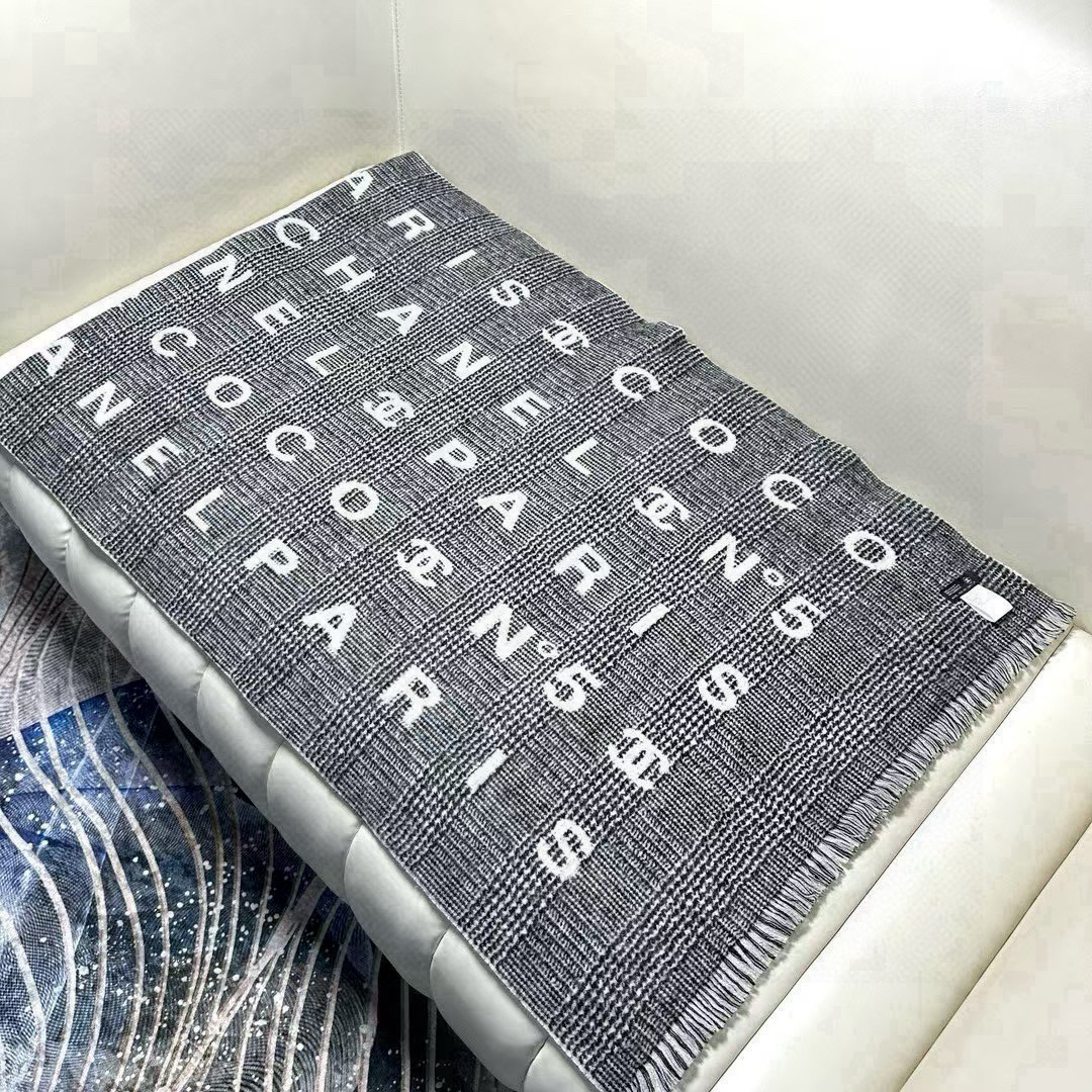 🆕24cocoChanel系列，张予曦同款围巾，被誉为24年香奶奶最好看的一款，最值得入手的一条，一面千