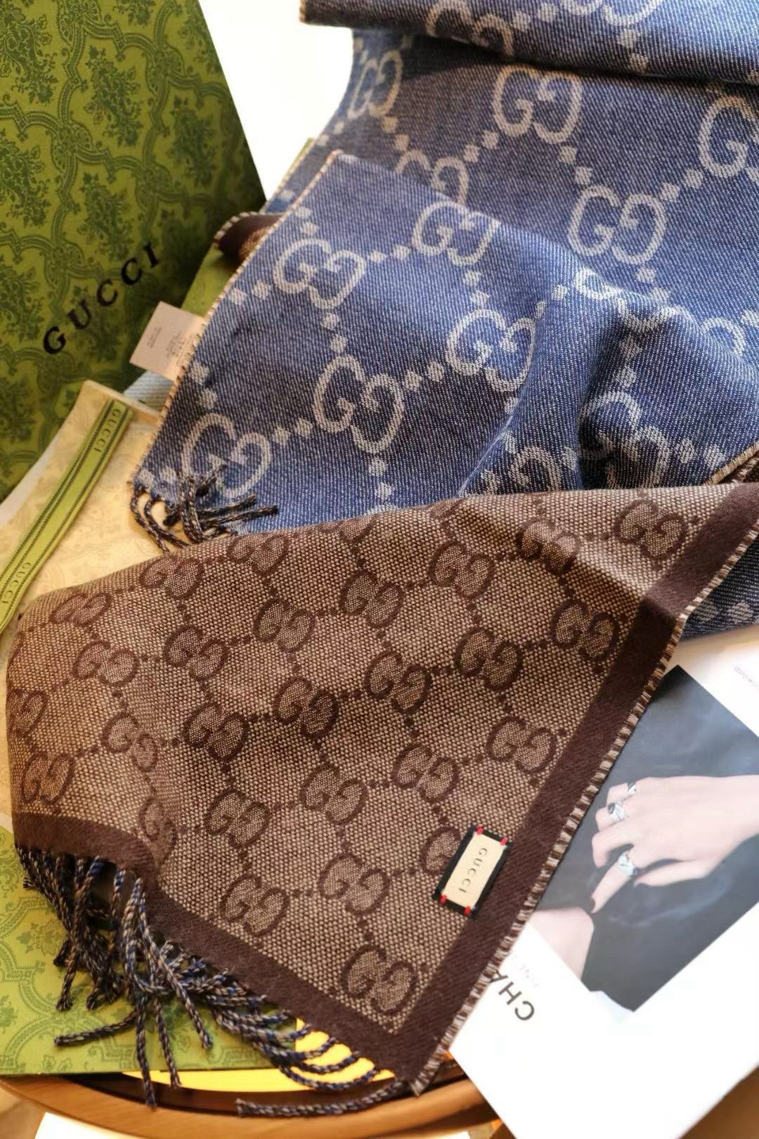 🆕Gucci新款围巾，男女同款❗️这个撞色实在太经典啦，质地不扎脖子，而且很显白，✨✨低调的奢侈感❗️极