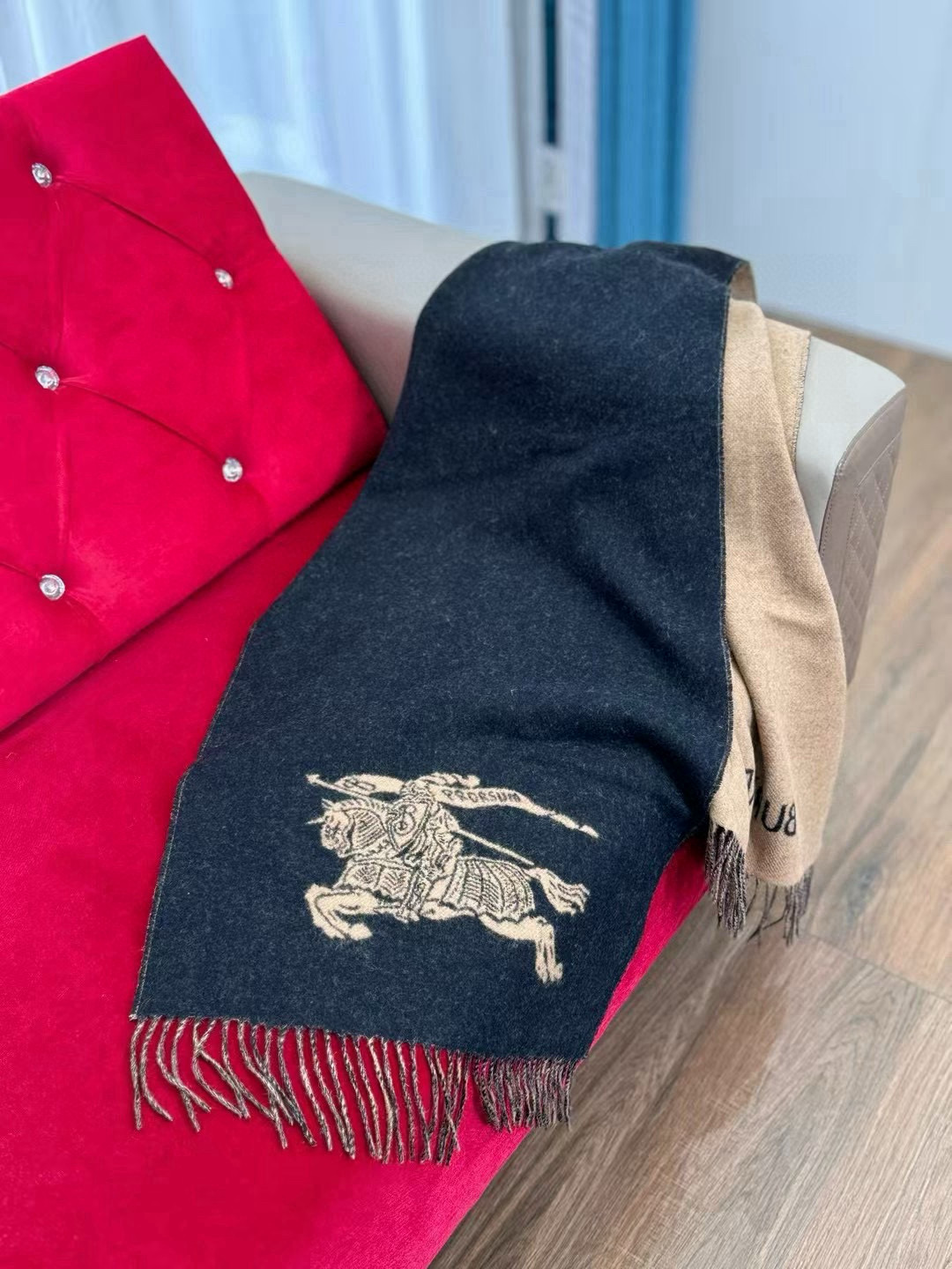 🆕Bur · 【双面马术骑士徽标】双面两用马术骑士徽标羊绒围巾，装饰提花精纺的马术骑士徽标（EKD）和 