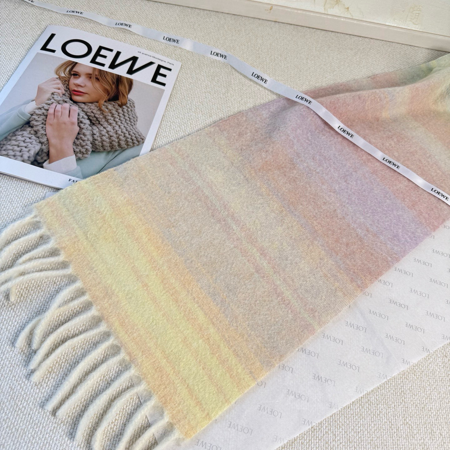 🆕 【▪Loewe · 罗意威难得一见的温柔配色，低调又不失优雅❗】重点推荐❗ 超级高级的彩虹配色🌈，每