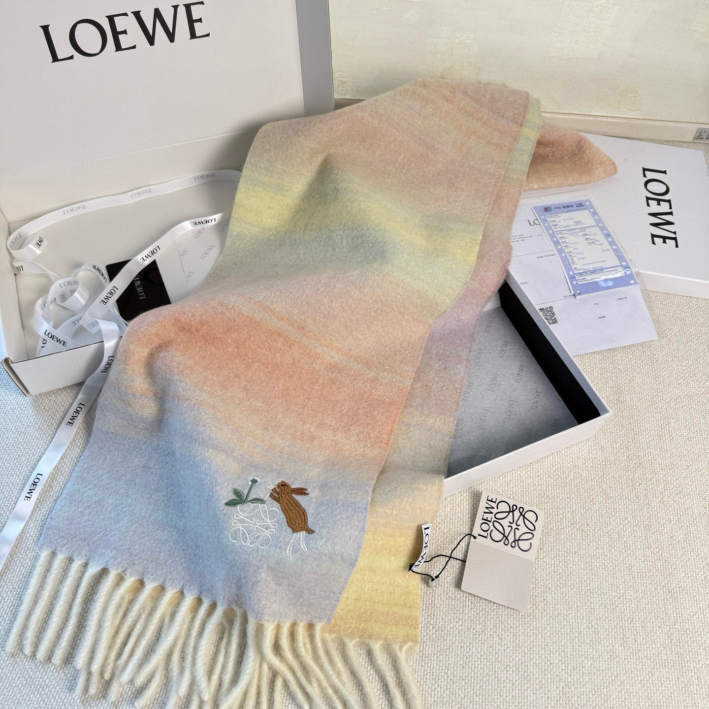 🆕 【▪Loewe · 罗意威难得一见的温柔配色，低调又不失优雅❗】重点推荐❗ 超级高级的彩虹配色🌈，每