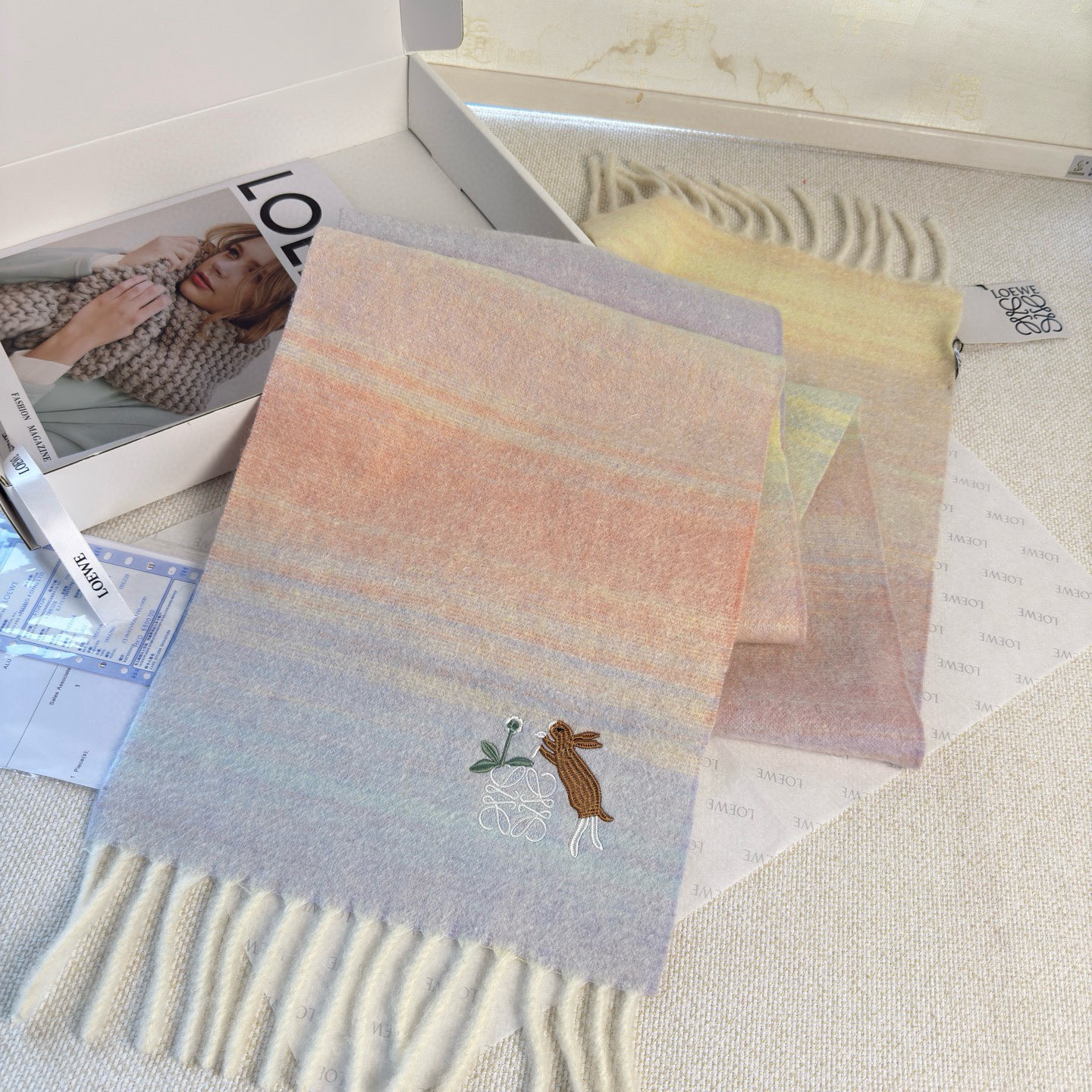 🆕 【▪Loewe · 罗意威难得一见的温柔配色，低调又不失优雅❗】重点推荐❗ 超级高级的彩虹配色🌈，每