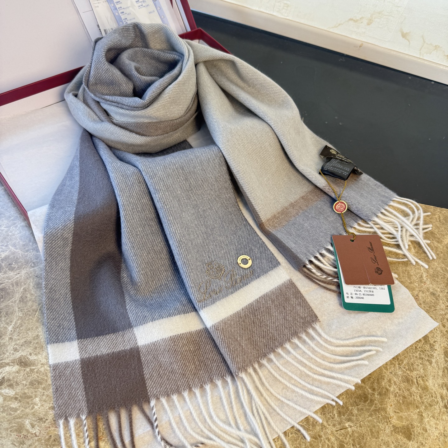 🆕Loro Piana · 诺悠翩雅秋冬新品❗️【极品山羊绒水波纹格纹围巾】送人自留都太高大上了😍重磅上