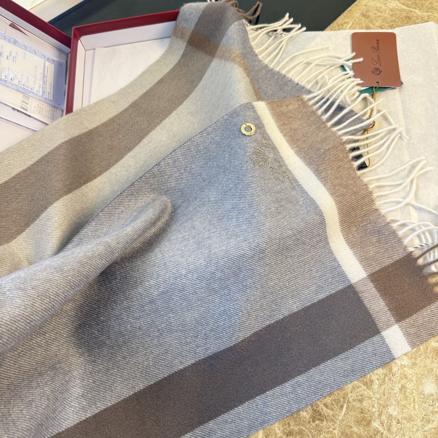 🆕Loro Piana · 诺悠翩雅秋冬新品❗️【极品山羊绒水波纹格纹围巾】送人自留都太高大上了😍重磅上