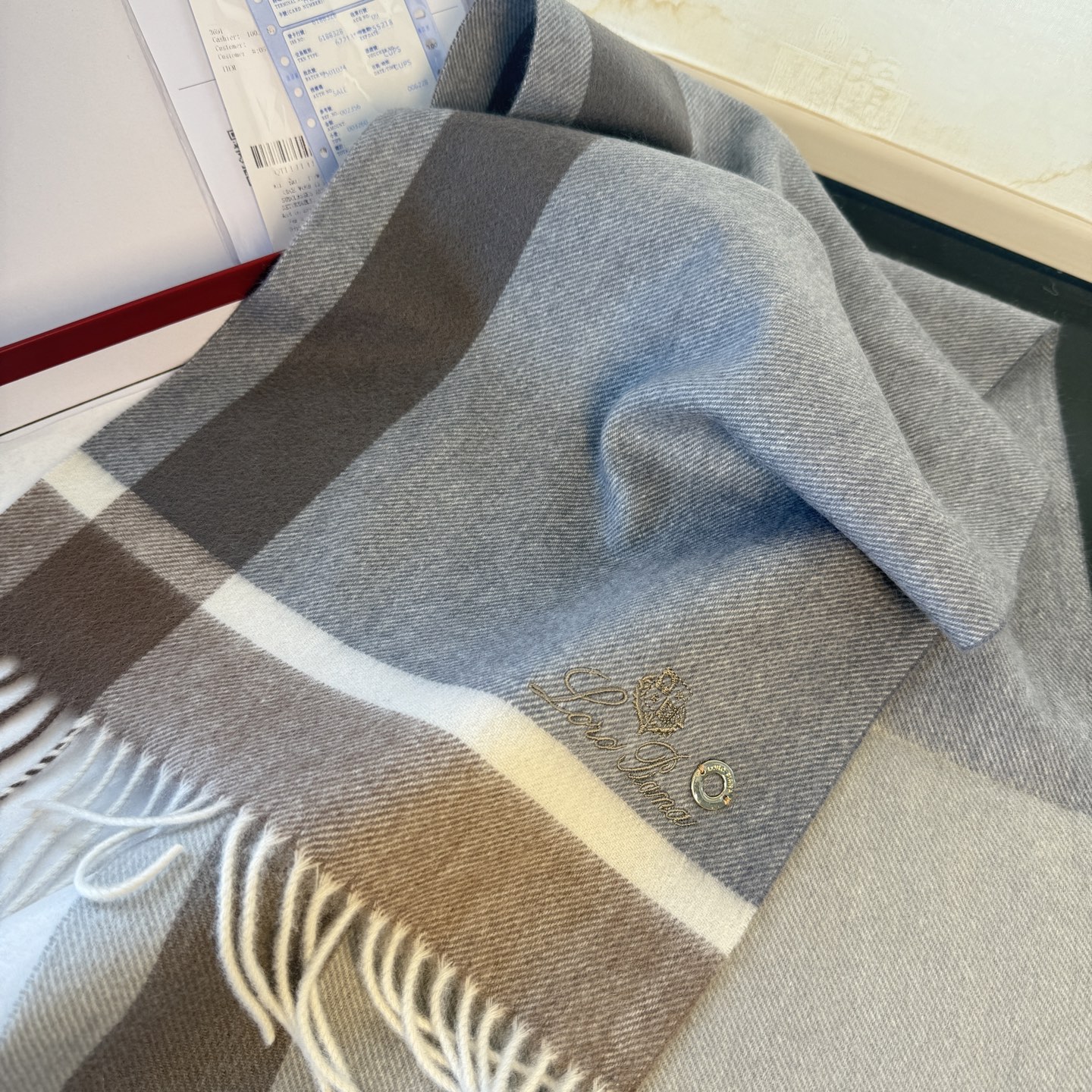 🆕Loro Piana · 诺悠翩雅秋冬新品❗️【极品山羊绒水波纹格纹围巾】送人自留都太高大上了😍重磅上