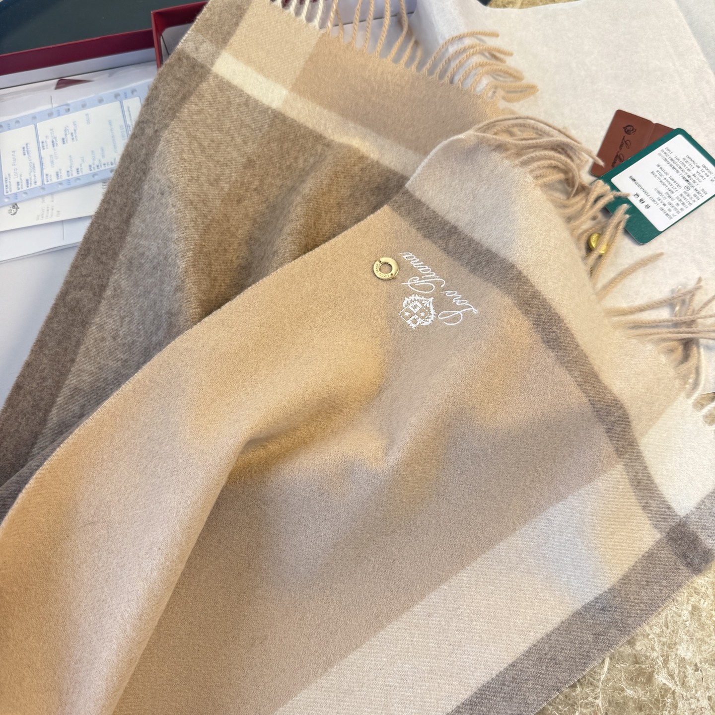 🆕Loro Piana · 诺悠翩雅秋冬新品❗️【极品山羊绒水波纹格纹围巾】送人自留都太高大上了😍重磅上