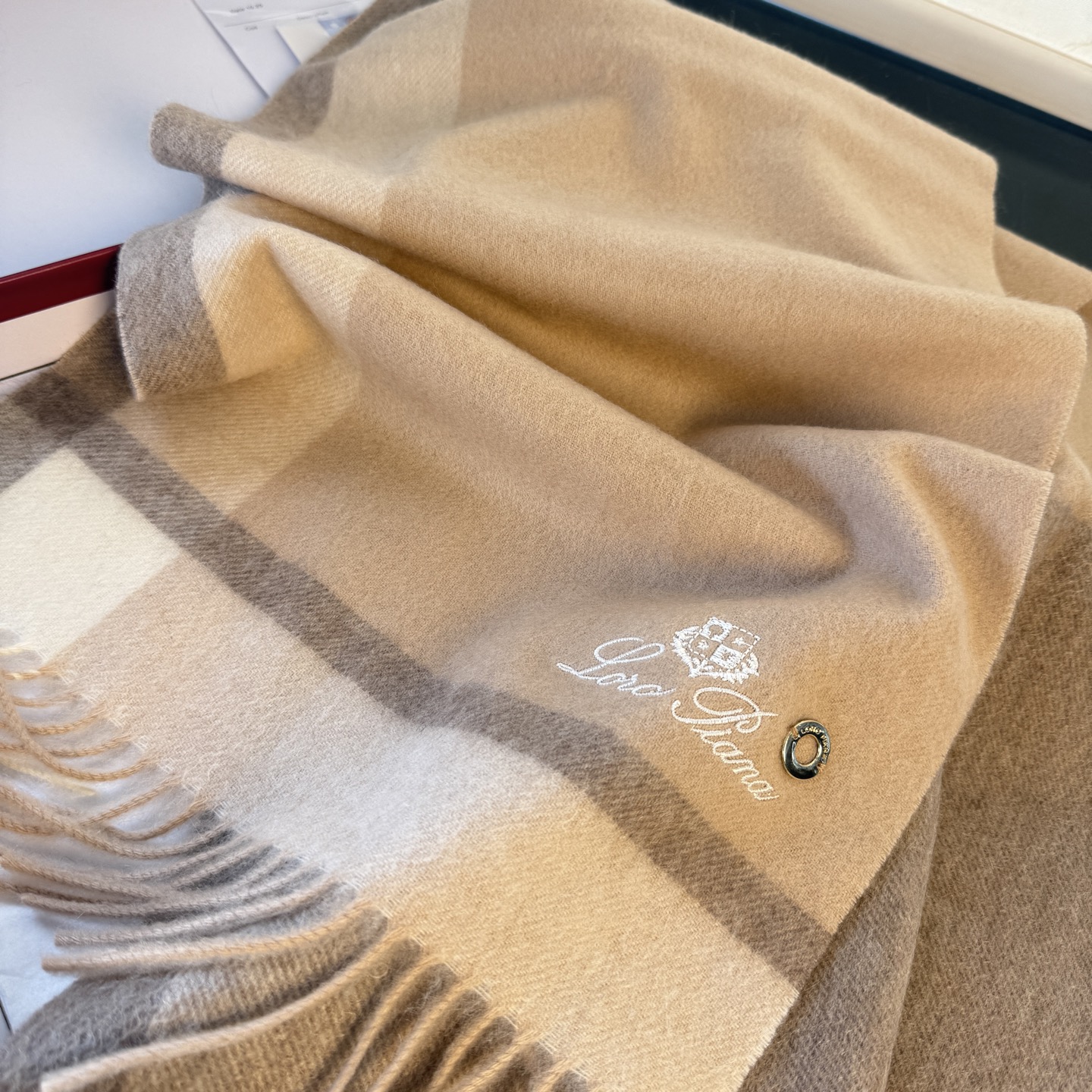 🆕Loro Piana · 诺悠翩雅秋冬新品❗️【极品山羊绒水波纹格纹围巾】送人自留都太高大上了😍重磅上
