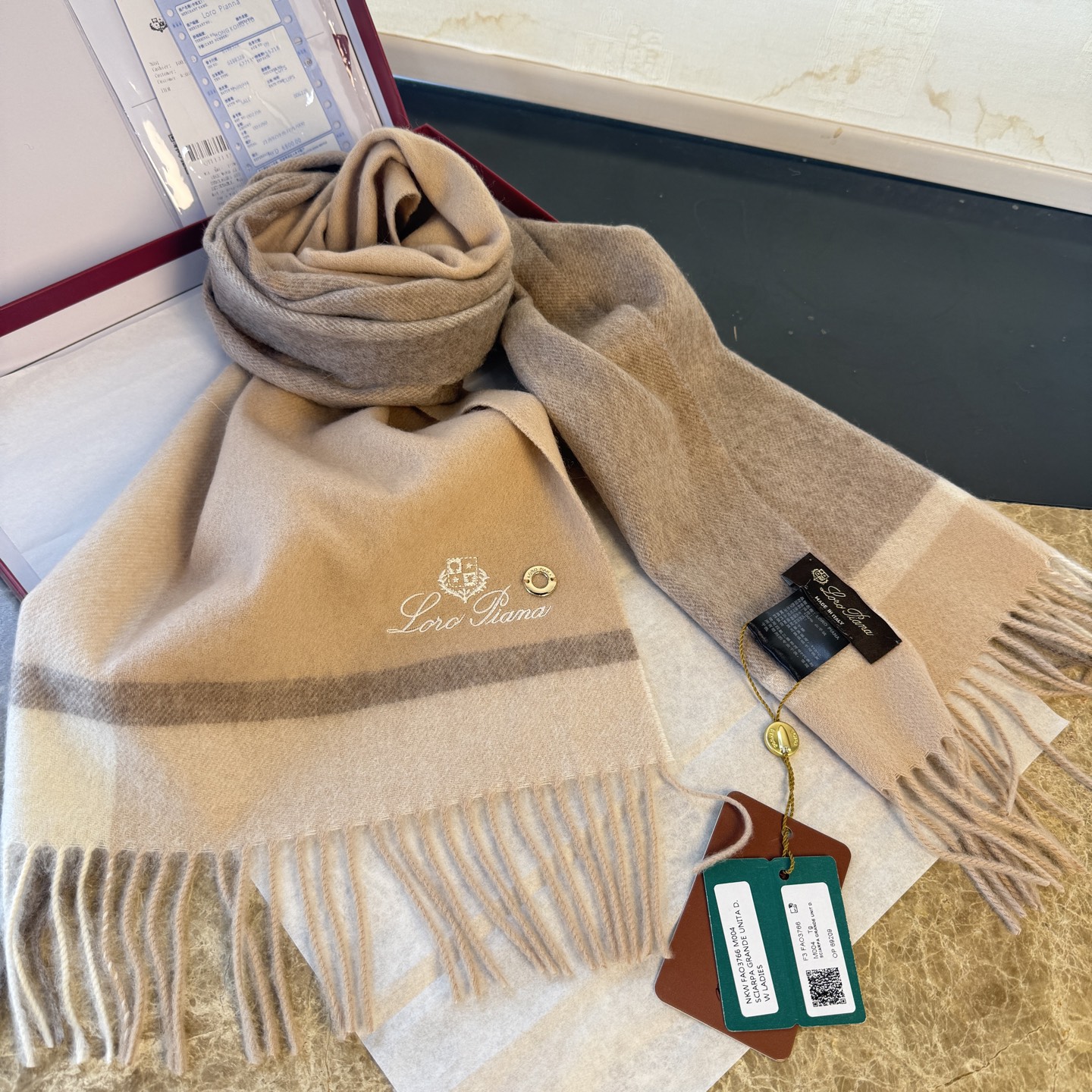 🆕Loro Piana · 诺悠翩雅秋冬新品❗️【极品山羊绒水波纹格纹围巾】送人自留都太高大上了😍重磅上