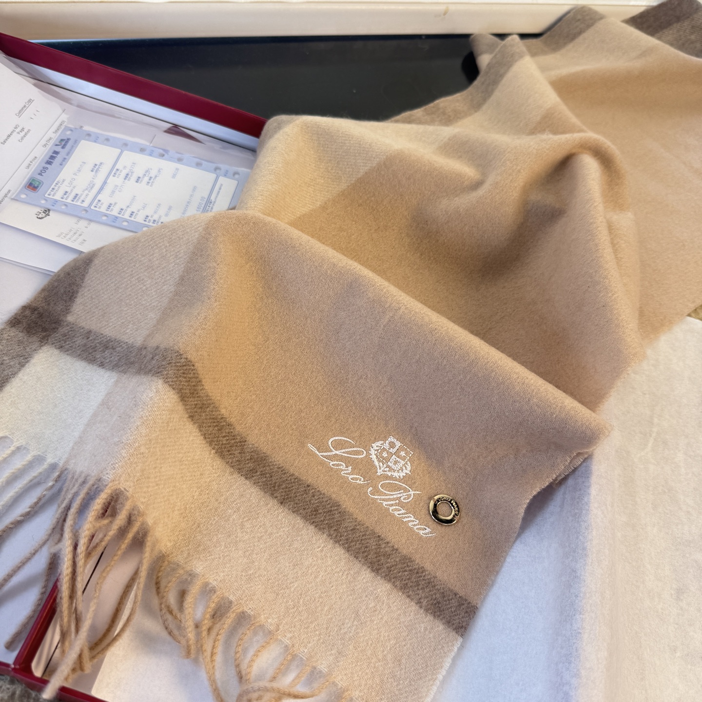 🆕Loro Piana · 诺悠翩雅秋冬新品❗️【极品山羊绒水波纹格纹围巾】送人自留都太高大上了😍重磅上