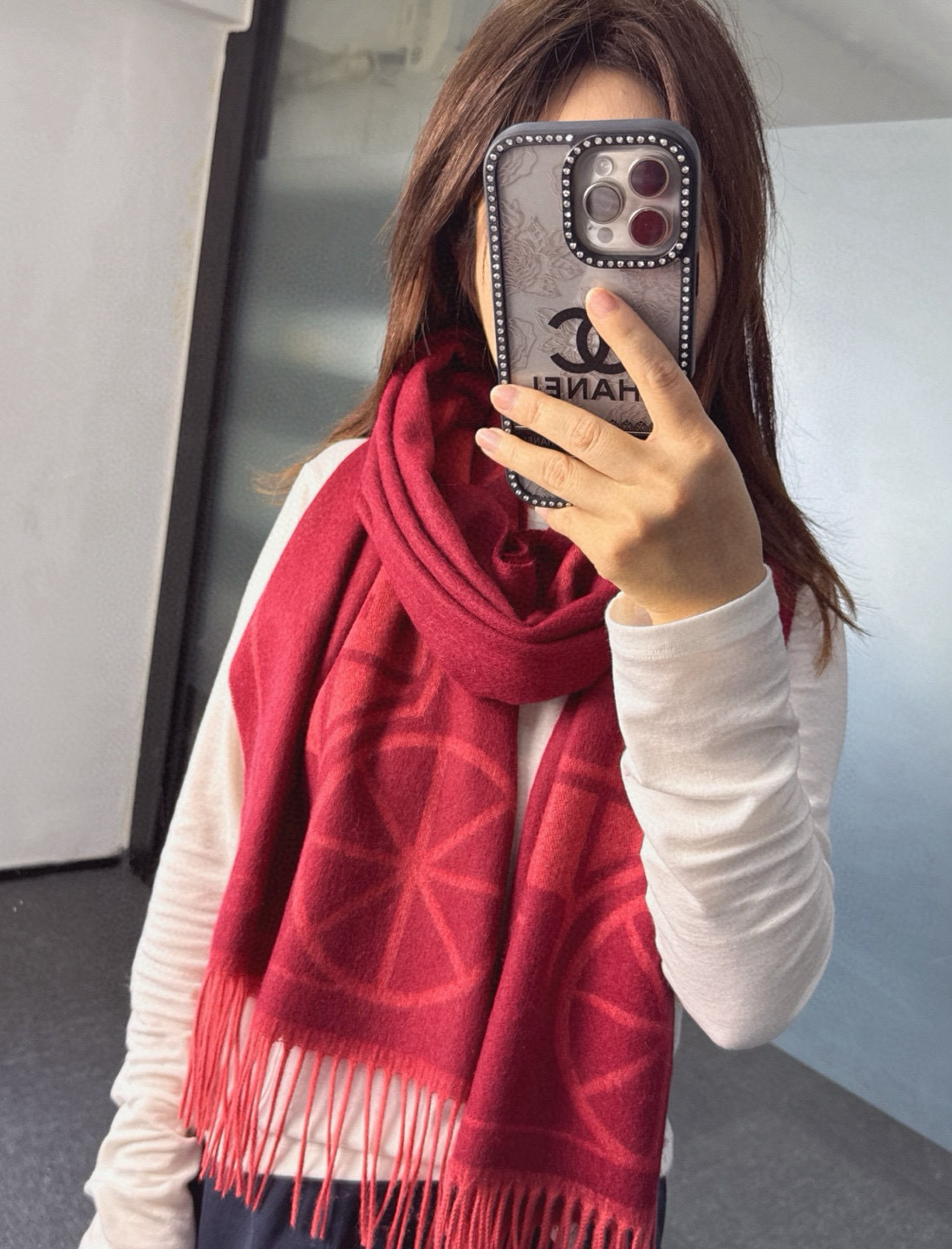 🆕COCAH新品马车图案印花大尺寸围巾❗️原版全套辅料，这款马车图案印花大尺寸围巾采用绵羊毛和山羊绒的奢