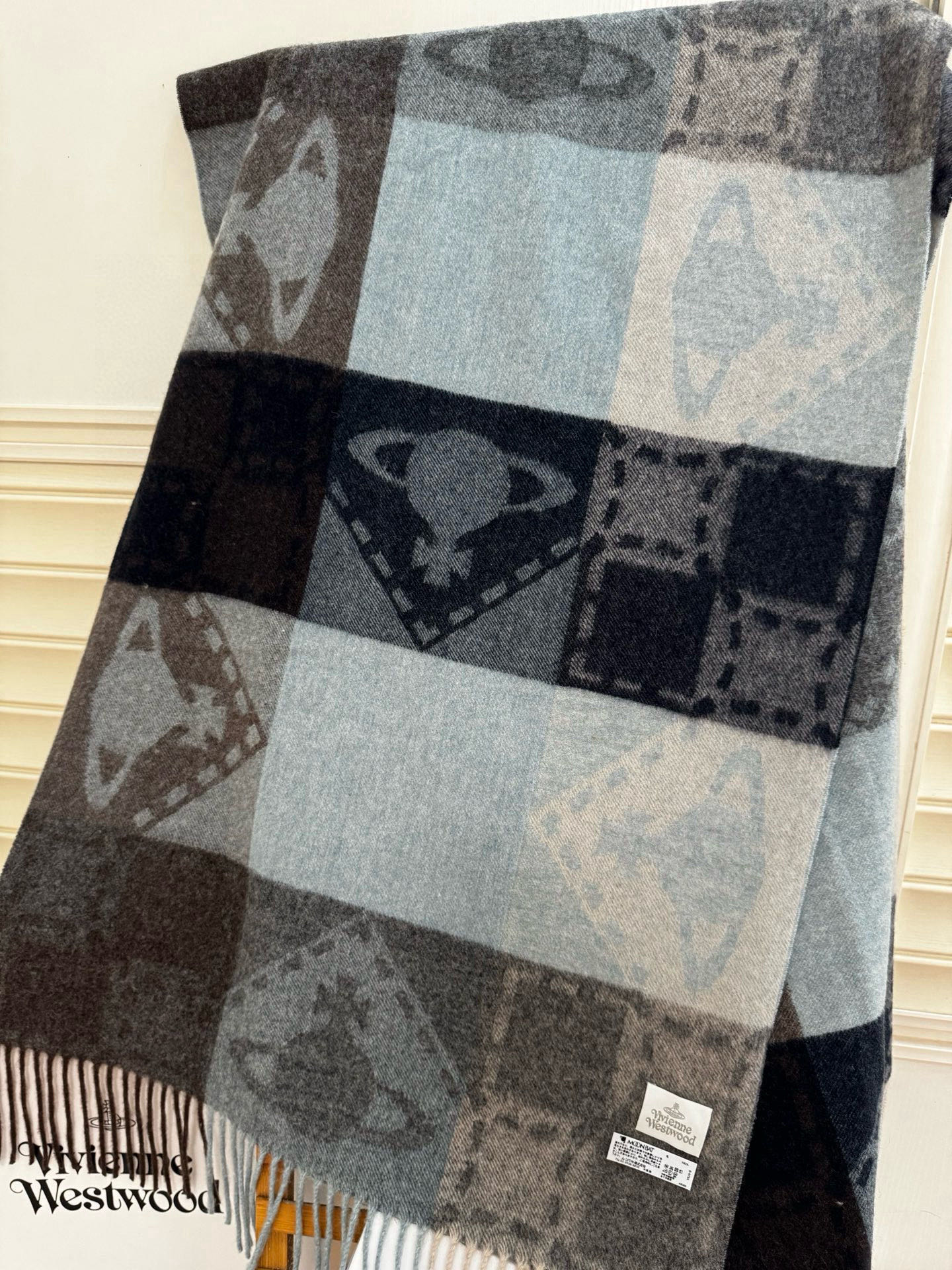🆕𝐢𝐯𝐢𝐞𝐧𝐧𝐞 𝐖𝐞𝐬𝐭𝐰𝐨𝐨𝐝🪐✨大土星新款围巾 vivienne westwood西太后土星 英国