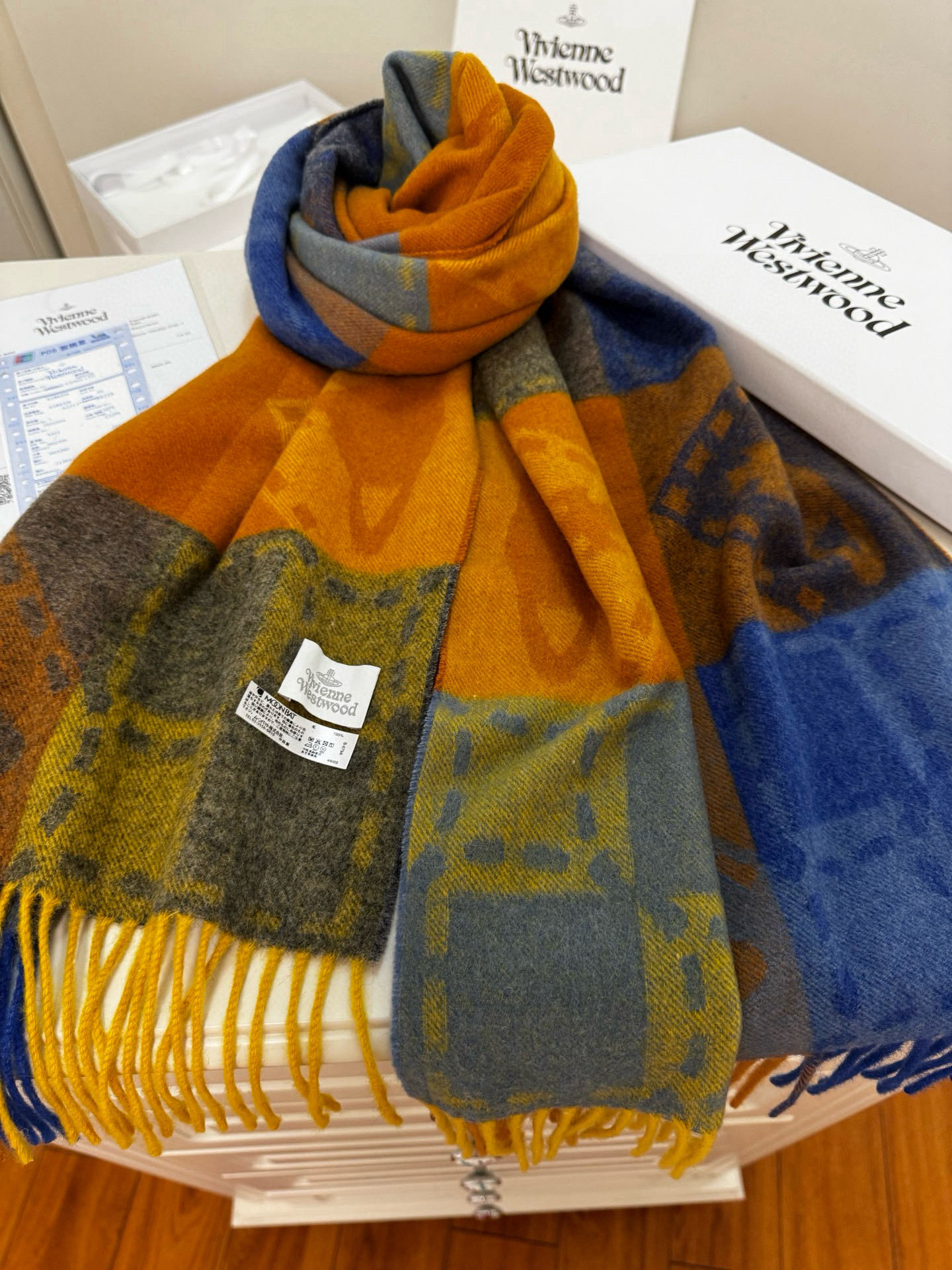 🆕𝐢𝐯𝐢𝐞𝐧𝐧𝐞 𝐖𝐞𝐬𝐭𝐰𝐨𝐨𝐝🪐✨大土星新款围巾 vivienne westwood西太后土星 英国