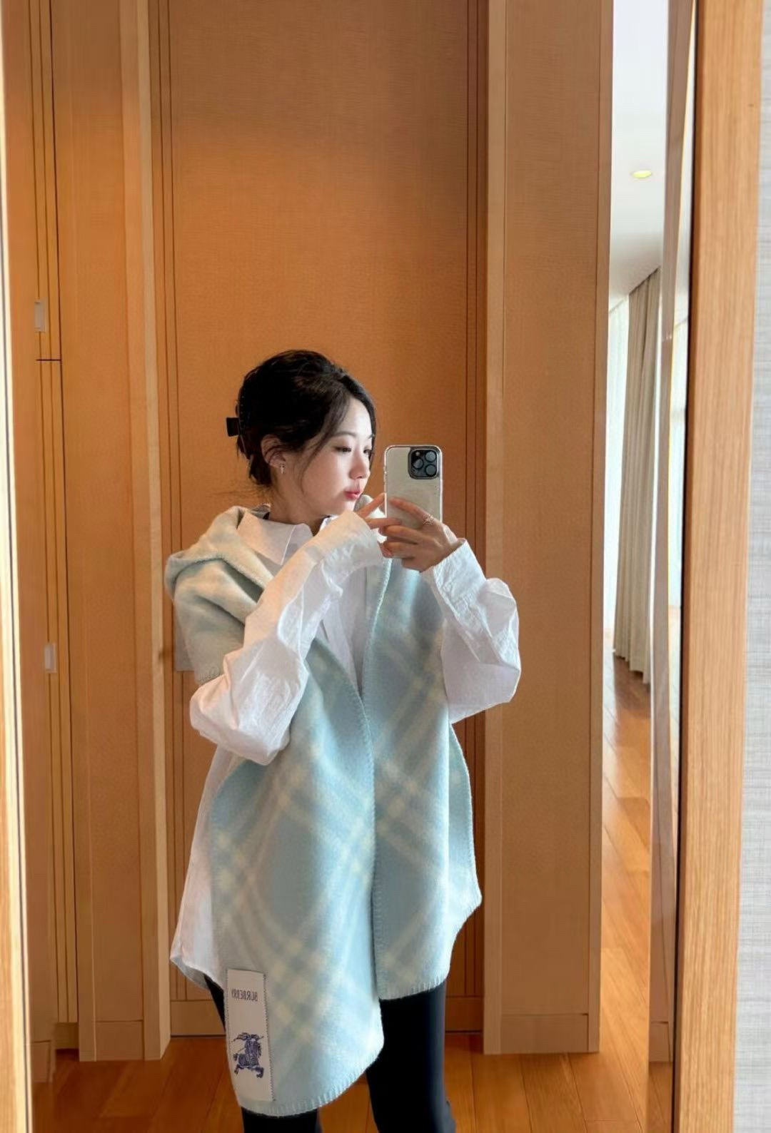 【带别针➕10】🆕Burberry家最新款专属标识连帽小披肩，围巾披肩两用，绝对市面最牛的货，真材实料的