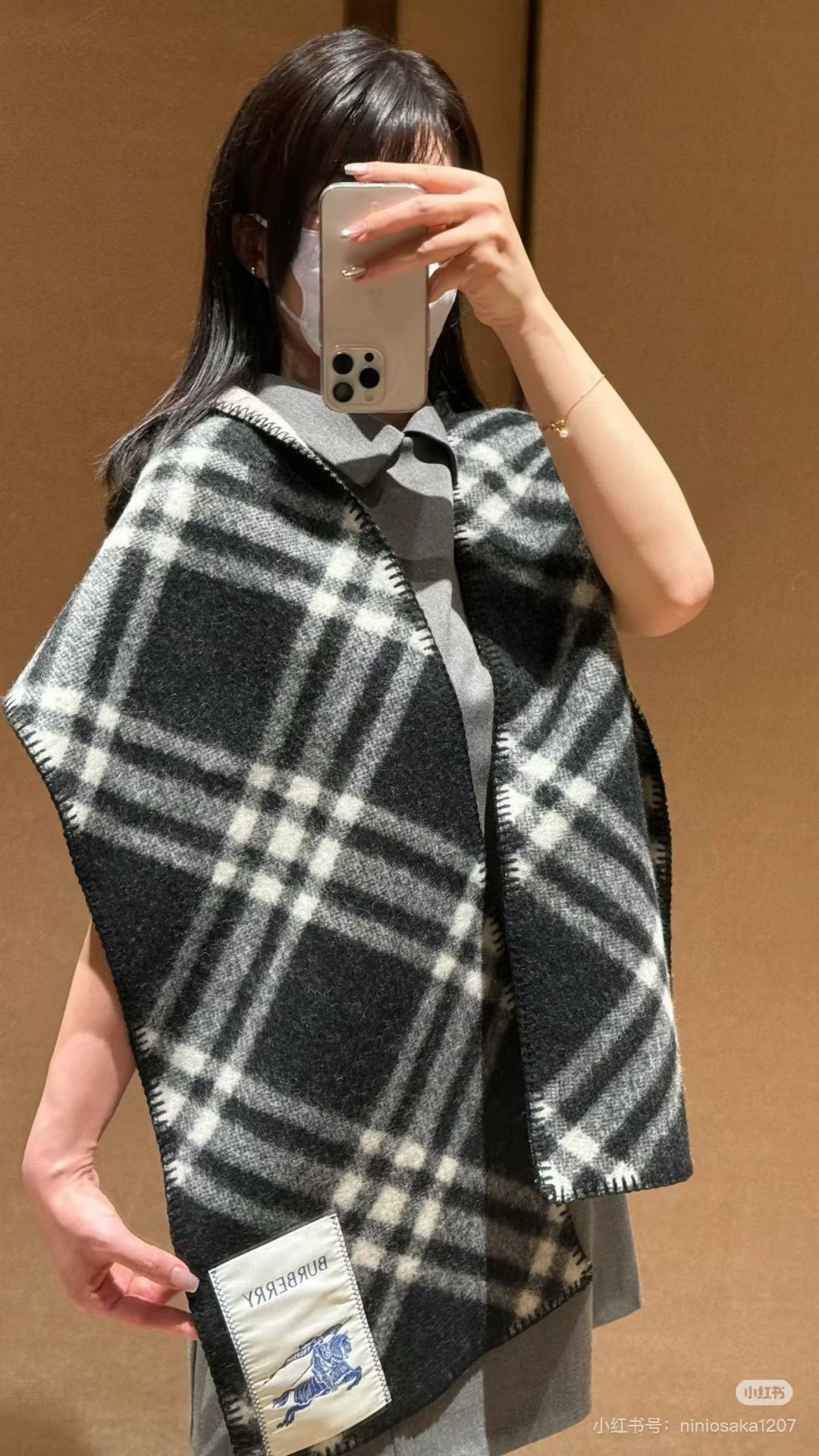 【带别针➕10】🆕Burberry家最新款专属标识连帽小披肩，围巾披肩两用，绝对市面最牛的货，真材实料的