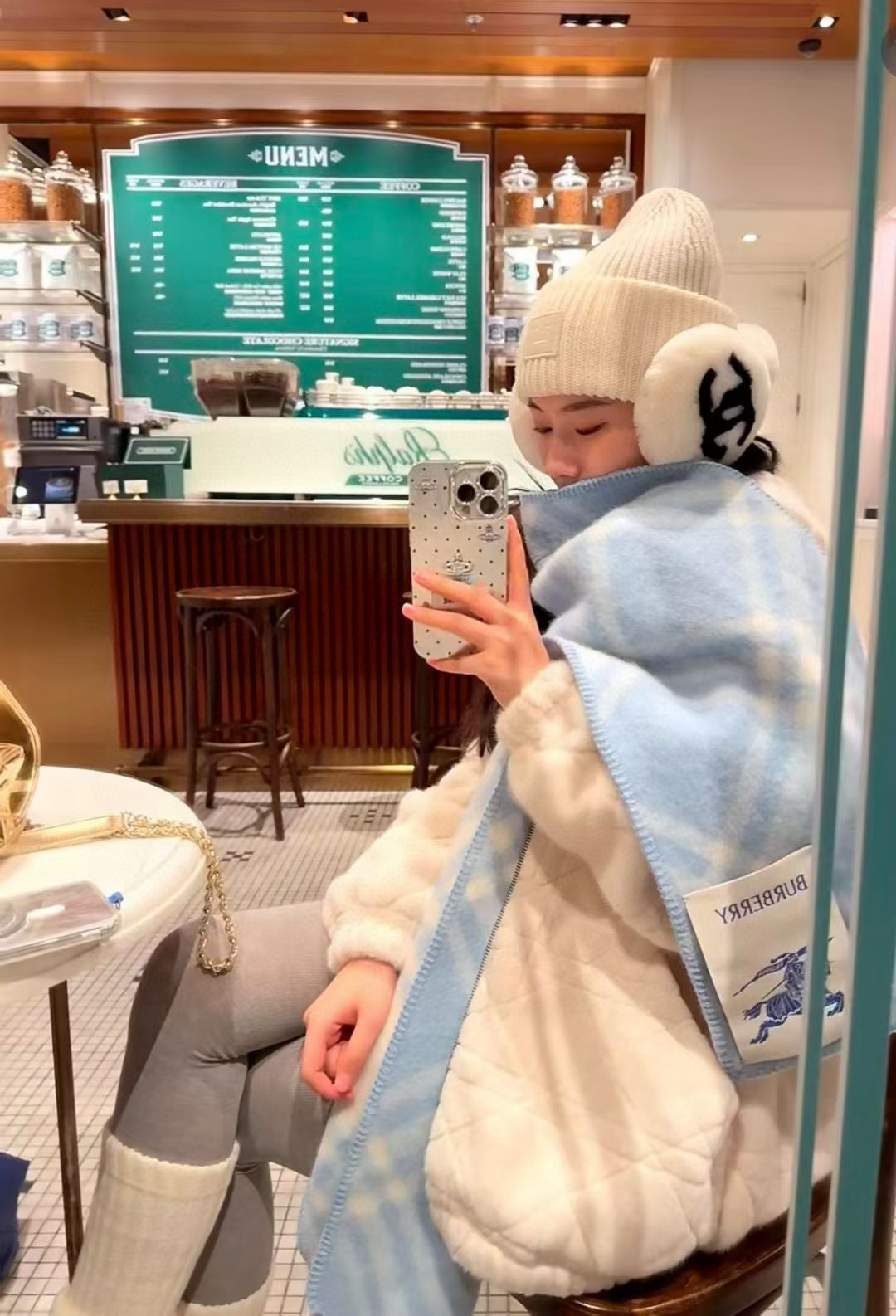 【带别针➕10】🆕Burberry家最新款专属标识连帽小披肩，围巾披肩两用，绝对市面最牛的货，真材实料的