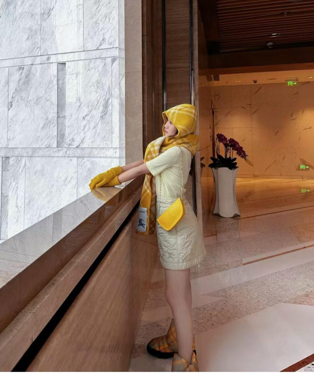 【带别针➕10】🆕Burberry家最新款专属标识连帽小披肩，围巾披肩两用，绝对市面最牛的货，真材实料的