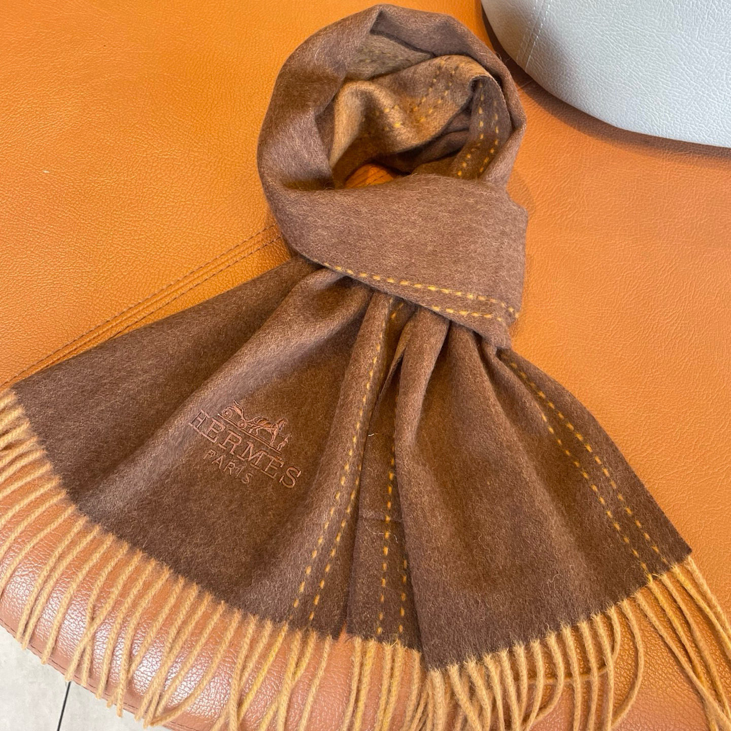 🆕 【▪Hermes · 爱马仕，大H难得一见的温柔配色，低调又不失优雅❗️】重点推荐❗️双面配色，新增