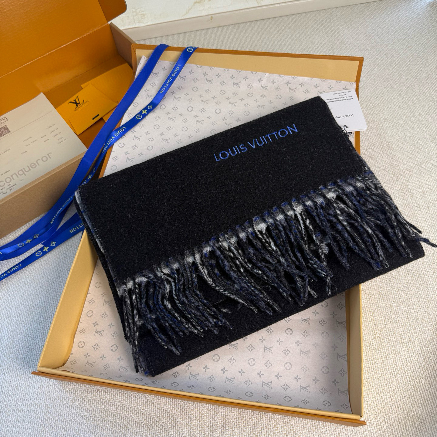 🆕【Louis Vuitton ·双面渐变格子花纹围巾】渐变提花经典设计完美，若隐若现的lv标志，siz