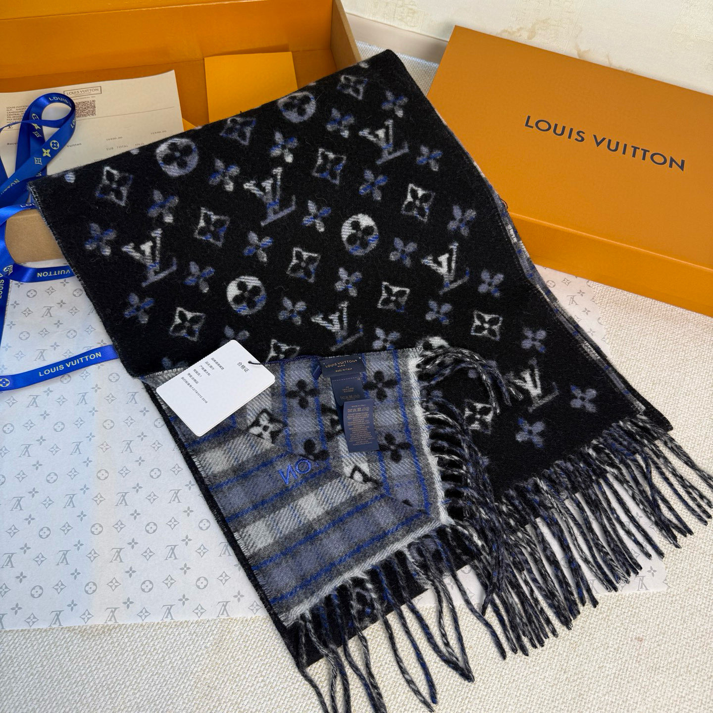 🆕【Louis Vuitton ·双面渐变格子花纹围巾】渐变提花经典设计完美，若隐若现的lv标志，siz