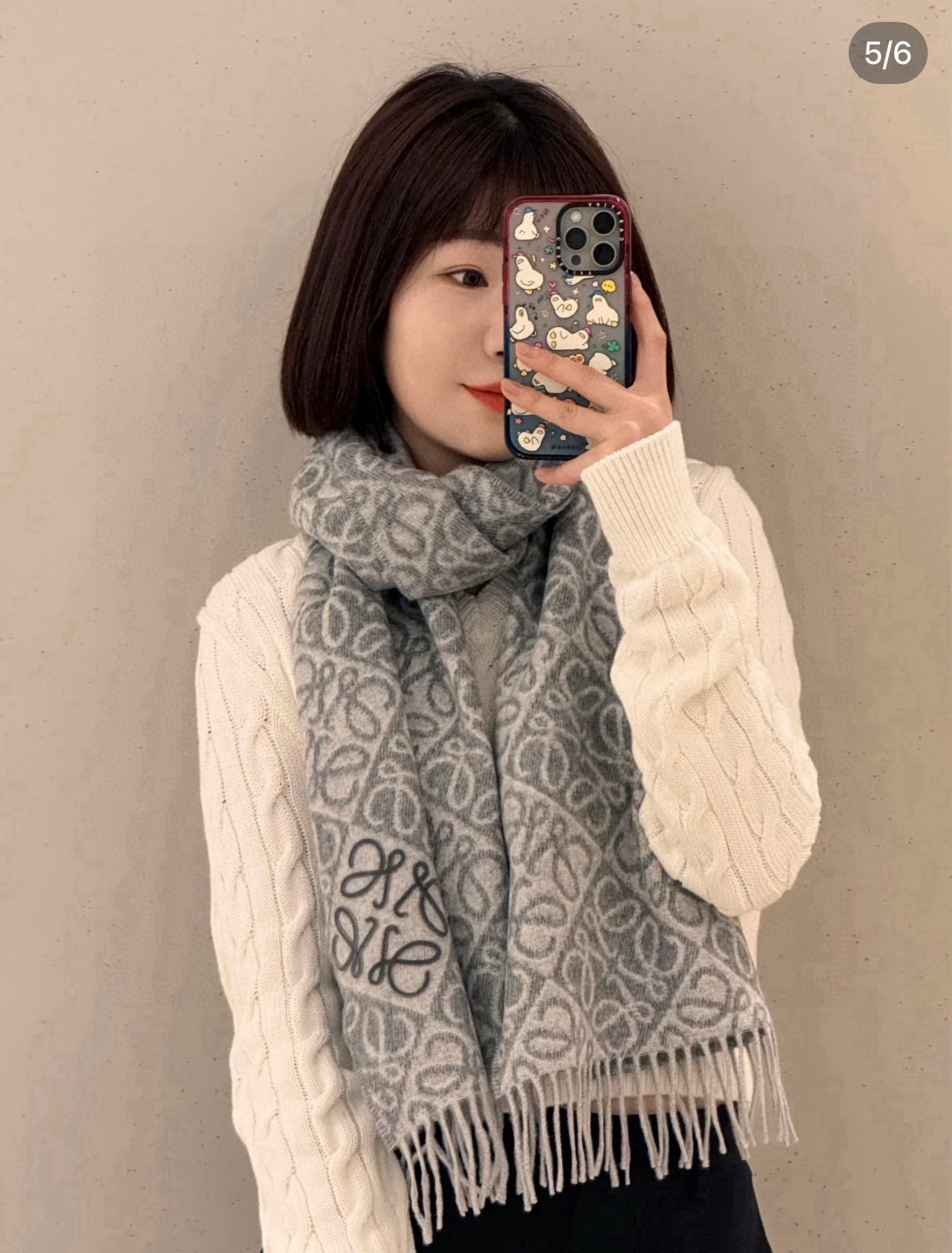 🆕高版植绒版本 · LOEWE罗意威新款最火围巾，双面羊毛和羊绒围巾，角落饰有 Anagram 簇绒刺绣