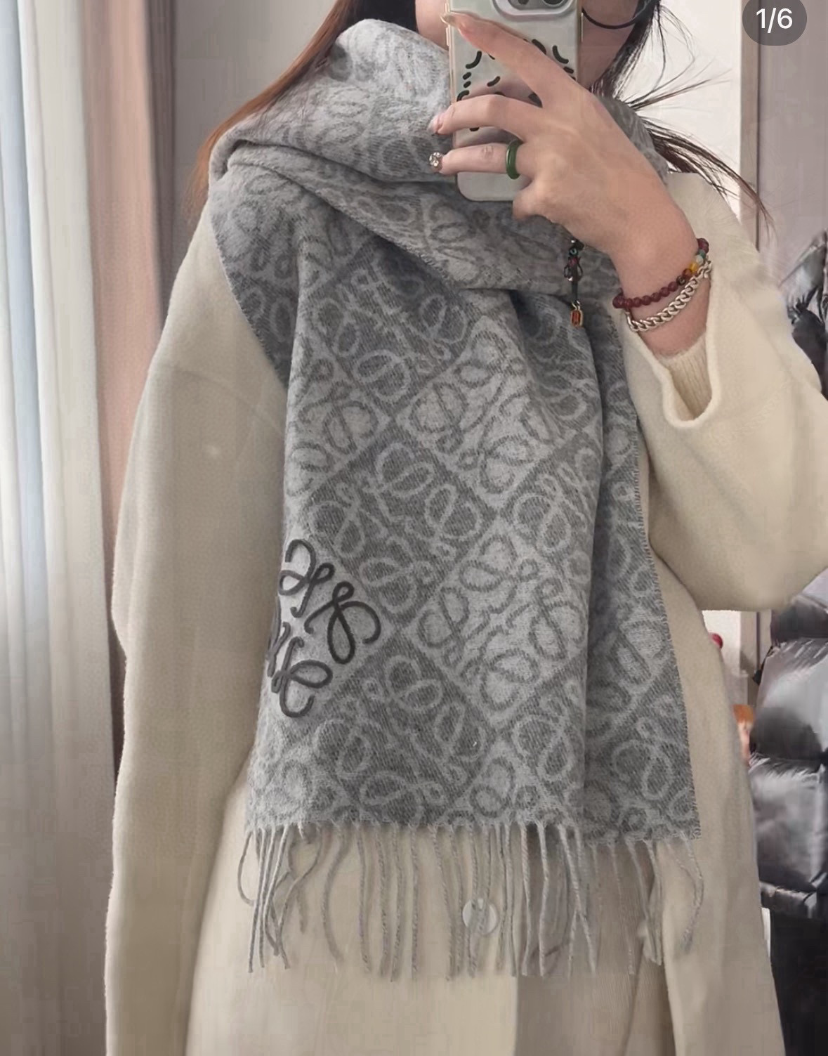 🆕高版植绒版本 · LOEWE罗意威新款最火围巾，双面羊毛和羊绒围巾，角落饰有 Anagram 簇绒刺绣