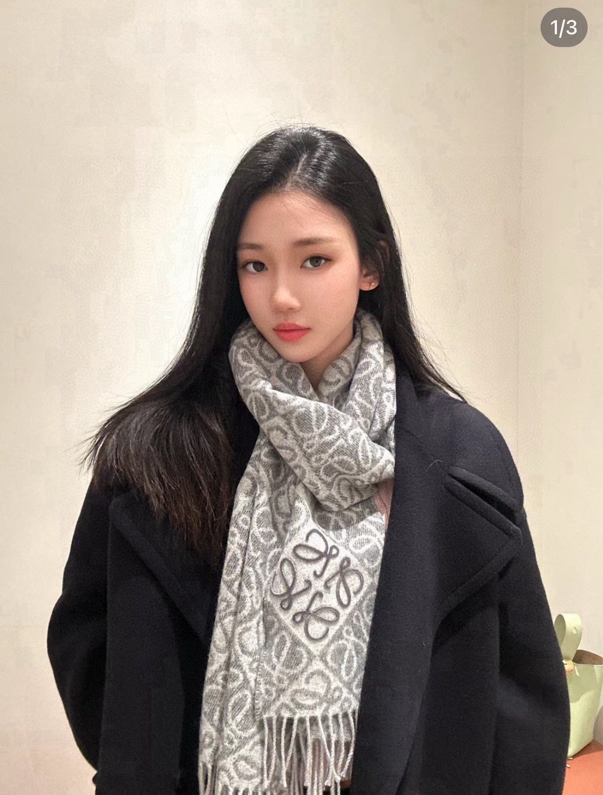 🆕高版植绒版本 · LOEWE罗意威新款最火围巾，双面羊毛和羊绒围巾，角落饰有 Anagram 簇绒刺绣