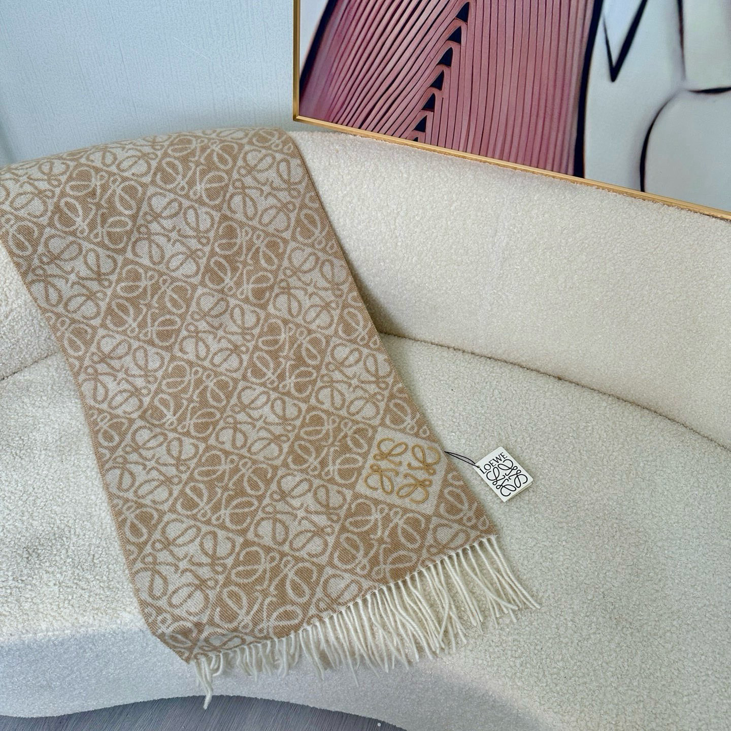 🆕高版植绒版本 · LOEWE罗意威新款最火围巾，双面羊毛和羊绒围巾，角落饰有 Anagram 簇绒刺绣