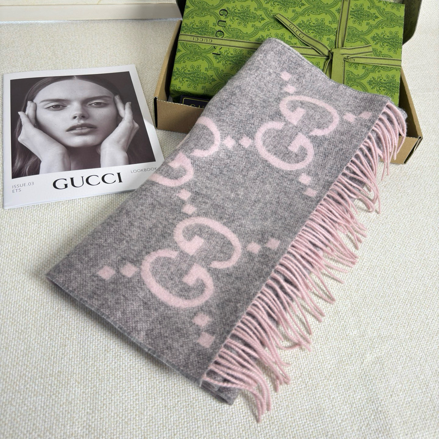 🆕Gucci大G双面羊绒围巾 Size：45*200cm 100%羊绒G家难得纯羊绒出品！超洋气大G提花