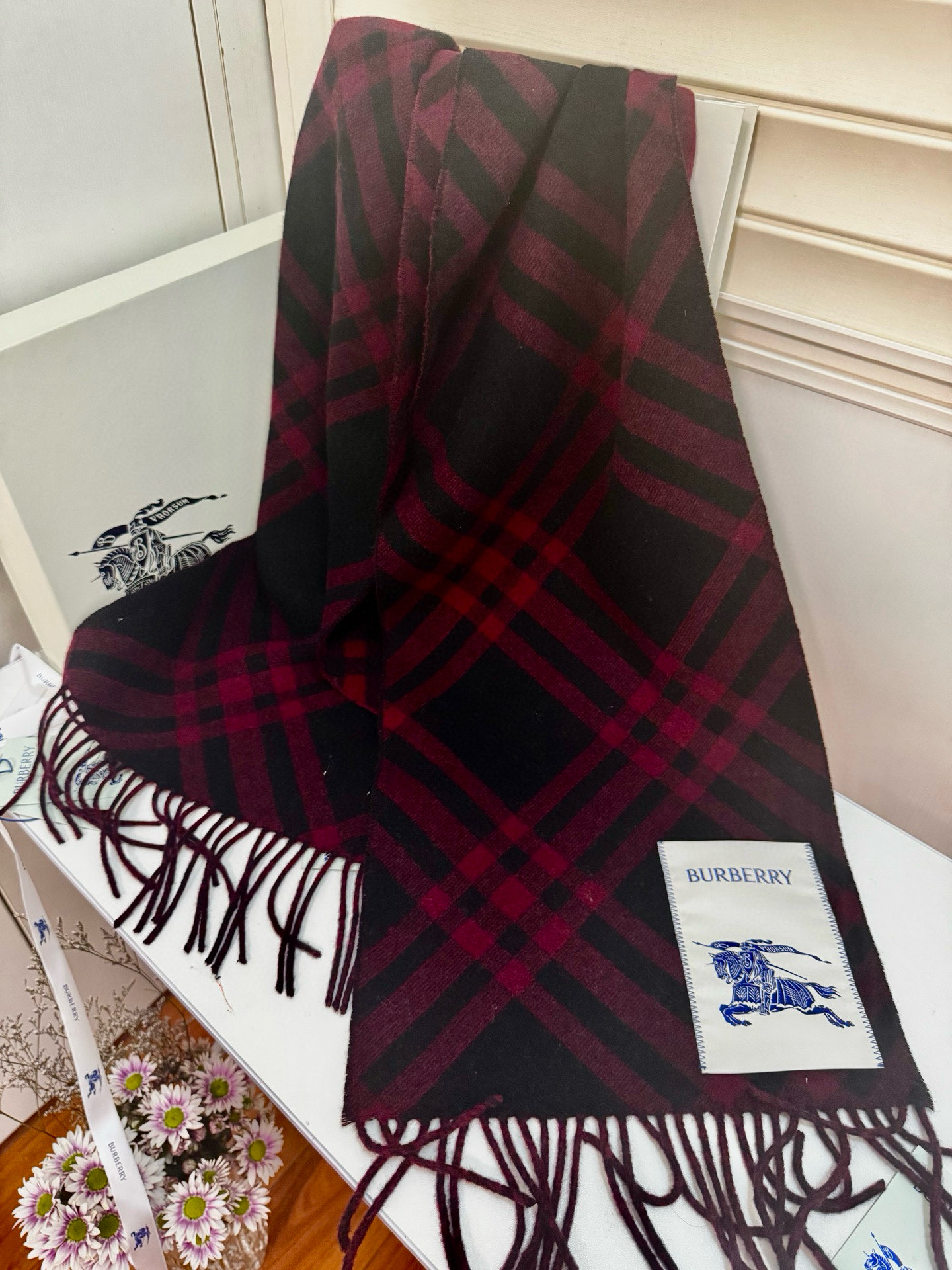 🆕Burberry新款苏格兰格纹羊绒围巾，继全智贤带火的格纹款围巾之后，Bur又一款力作上市，Burbe