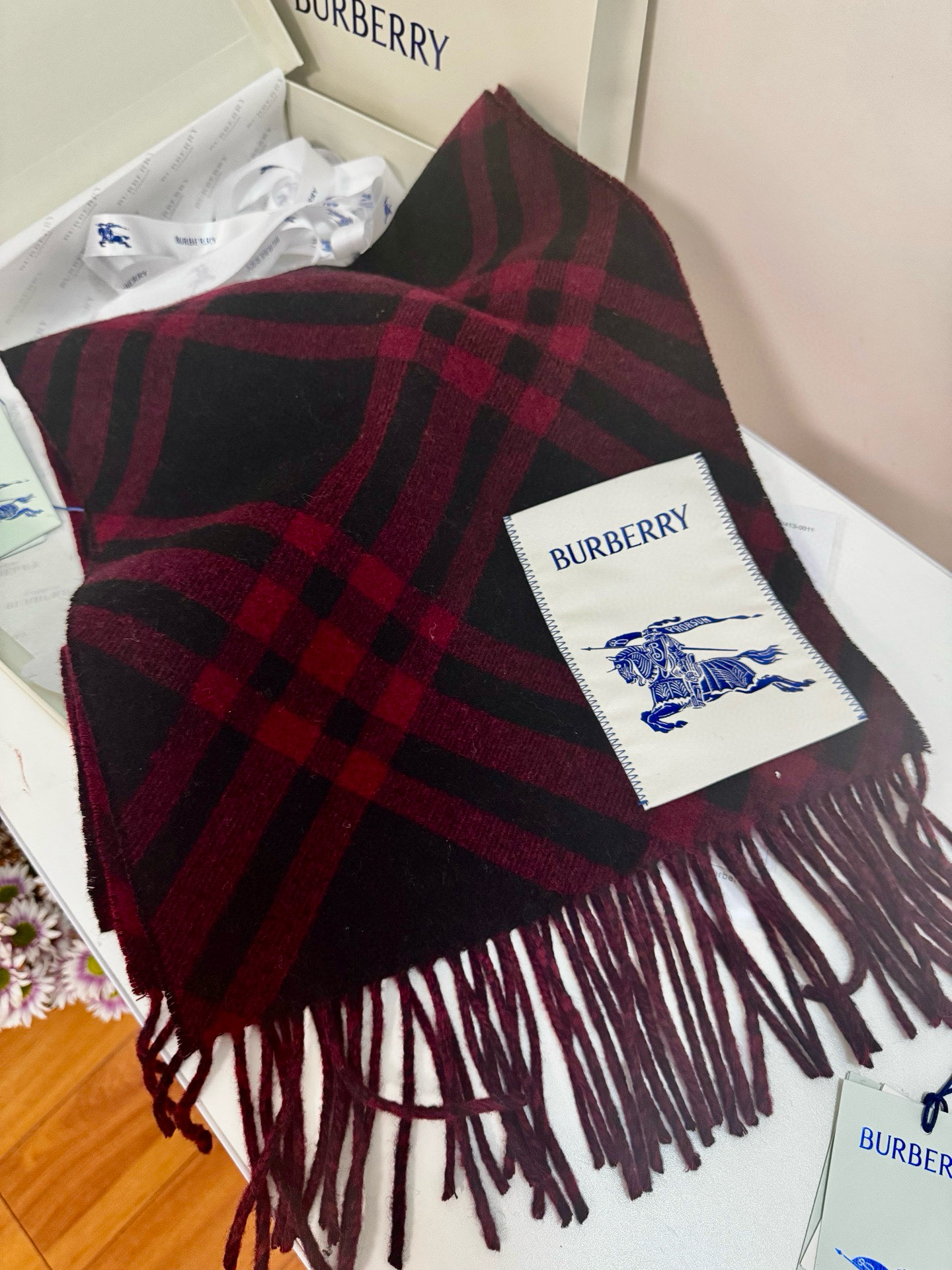 🆕Burberry新款苏格兰格纹羊绒围巾，继全智贤带火的格纹款围巾之后，Bur又一款力作上市，Burbe