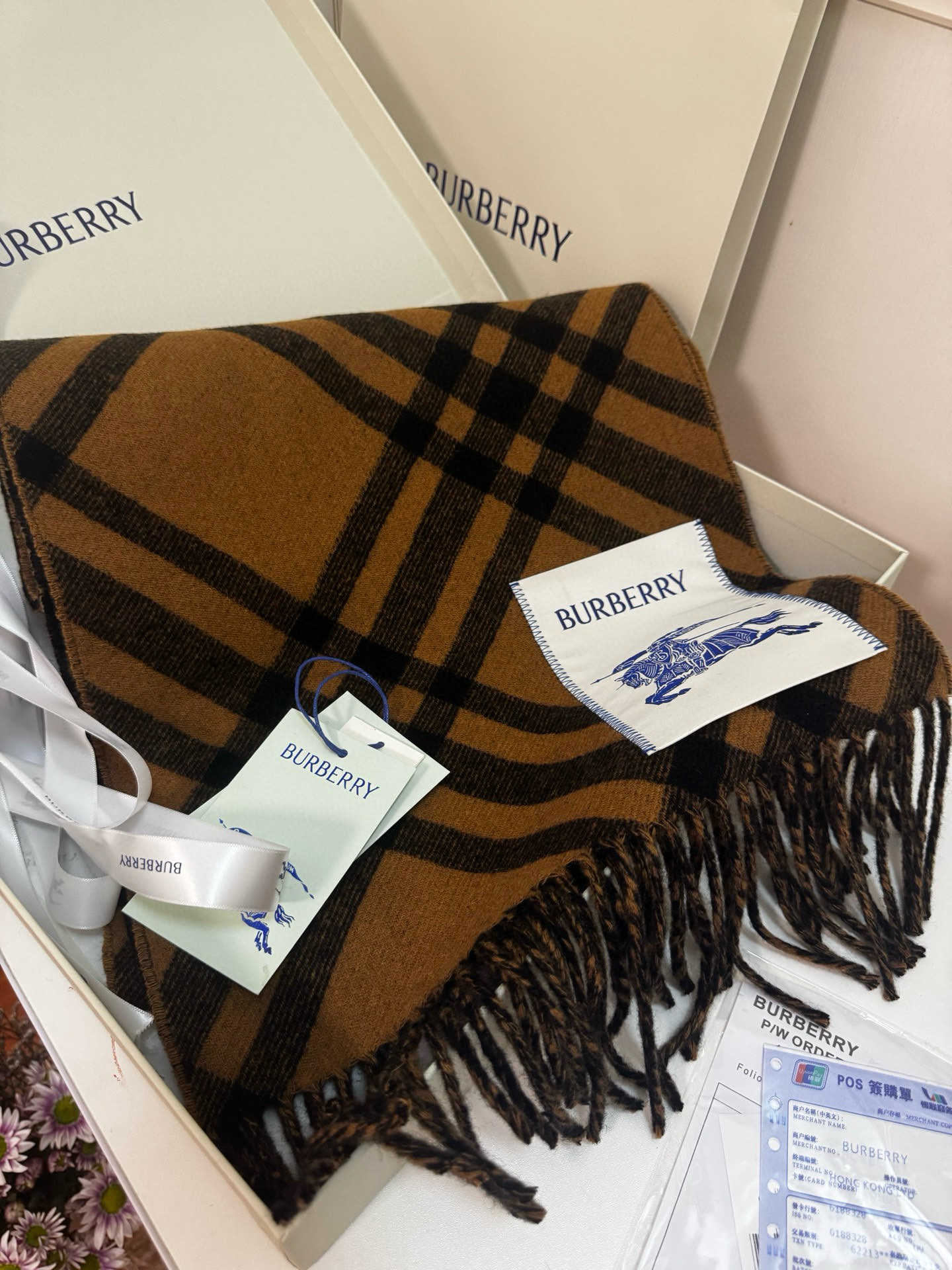 🆕Burberry新款苏格兰格纹羊绒围巾，继全智贤带火的格纹款围巾之后，Bur又一款力作上市，Burbe